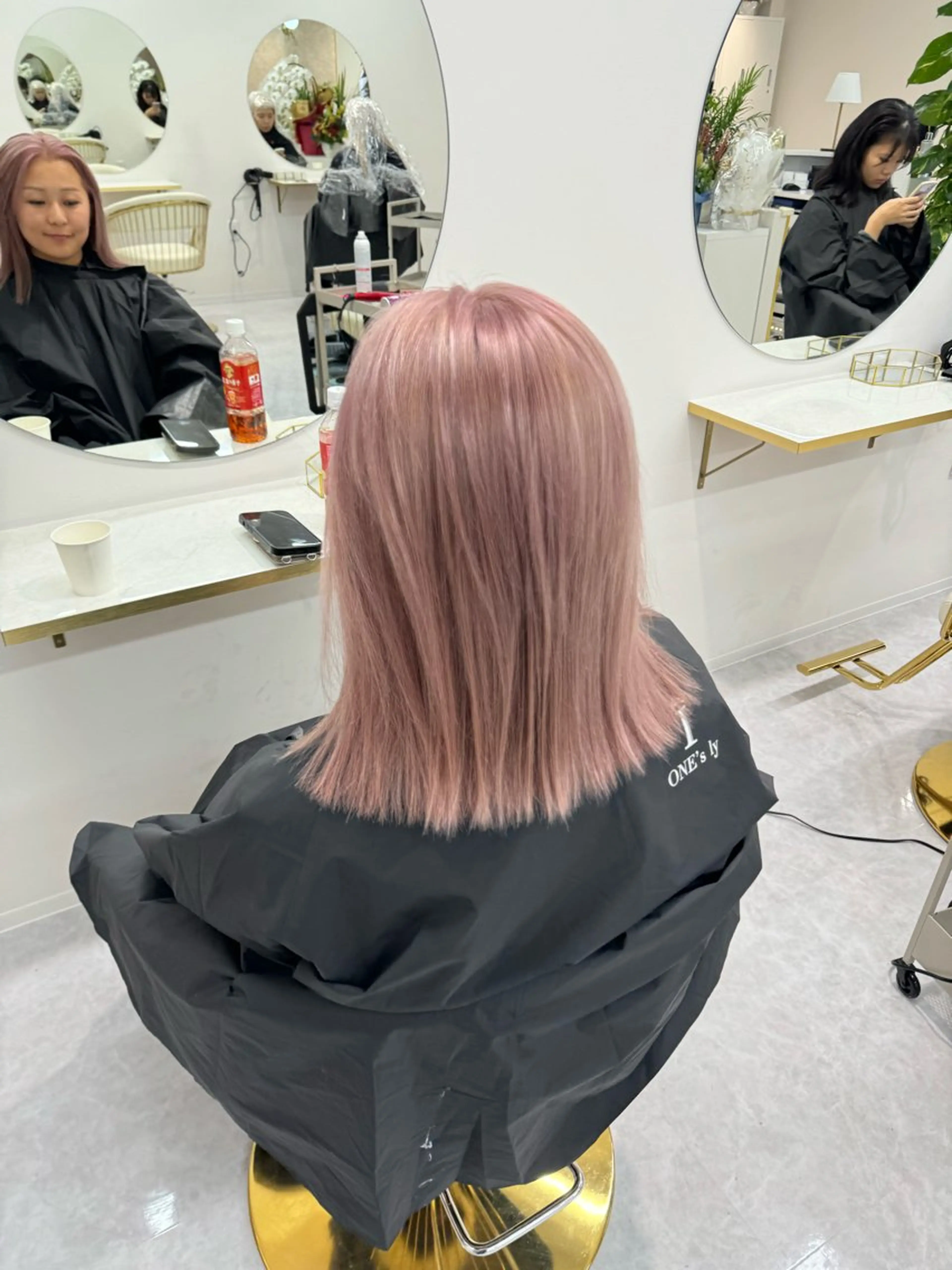 ブリーチ（リタッチ） ＋ カラー ＋ トリートメントの写真