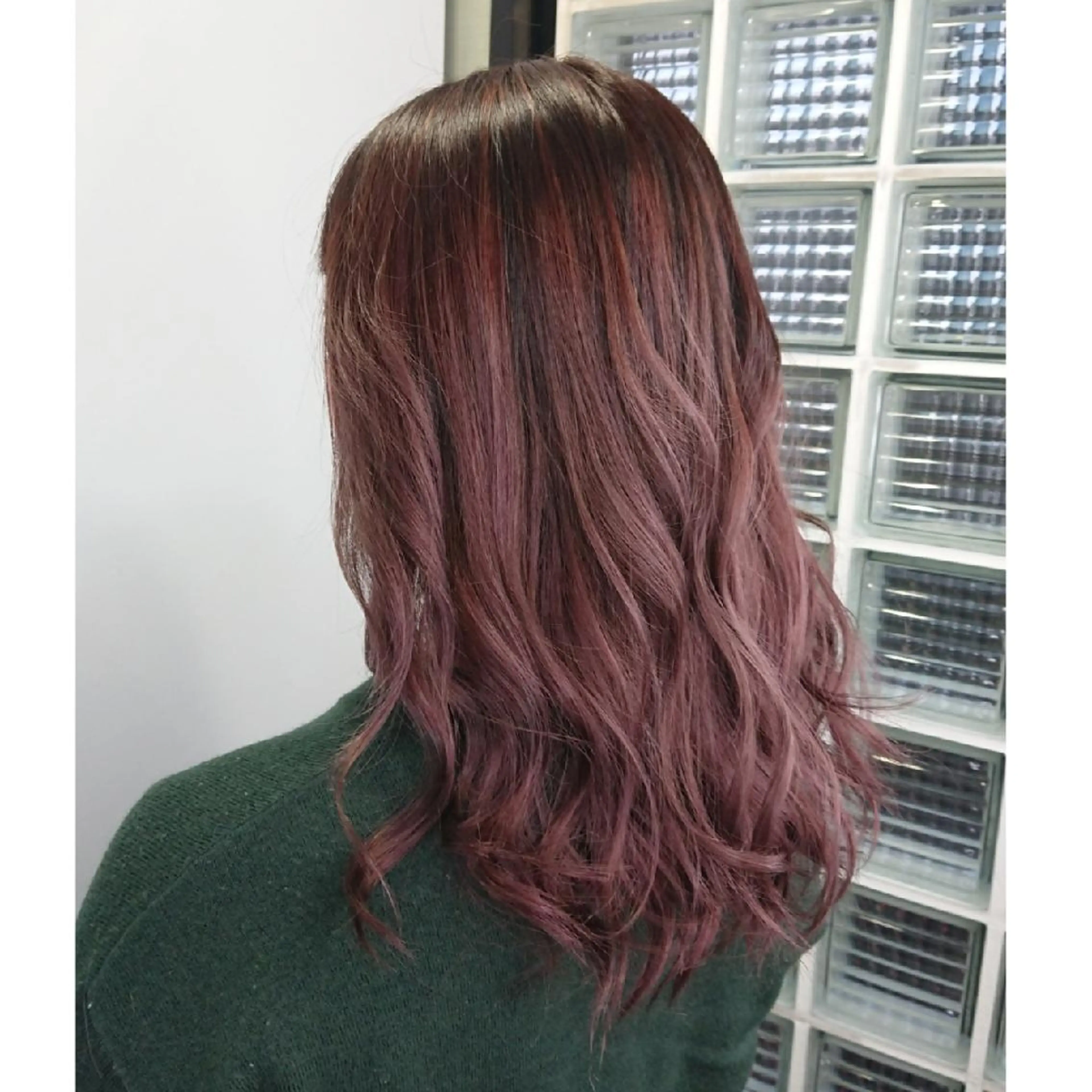 セミロング グラデ❣️インナー 派手髪Fumiyoのヘアスタイル