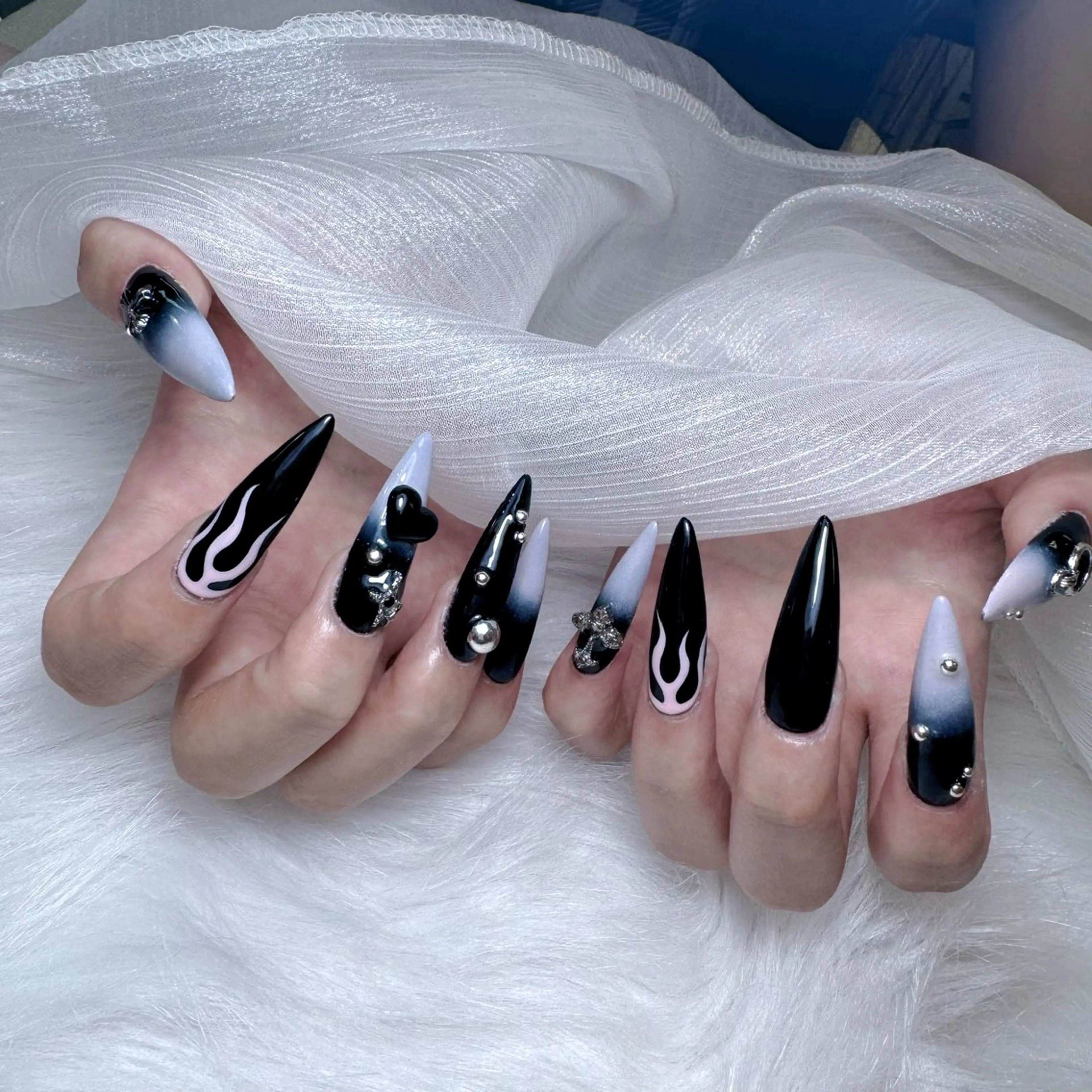 ネイル チークネイル クリアネイル ガーリー キラキラネイル 韓国ネイル ハンドネイル NailPrincess所属・princess スカルプ専門店のネイルデザイン