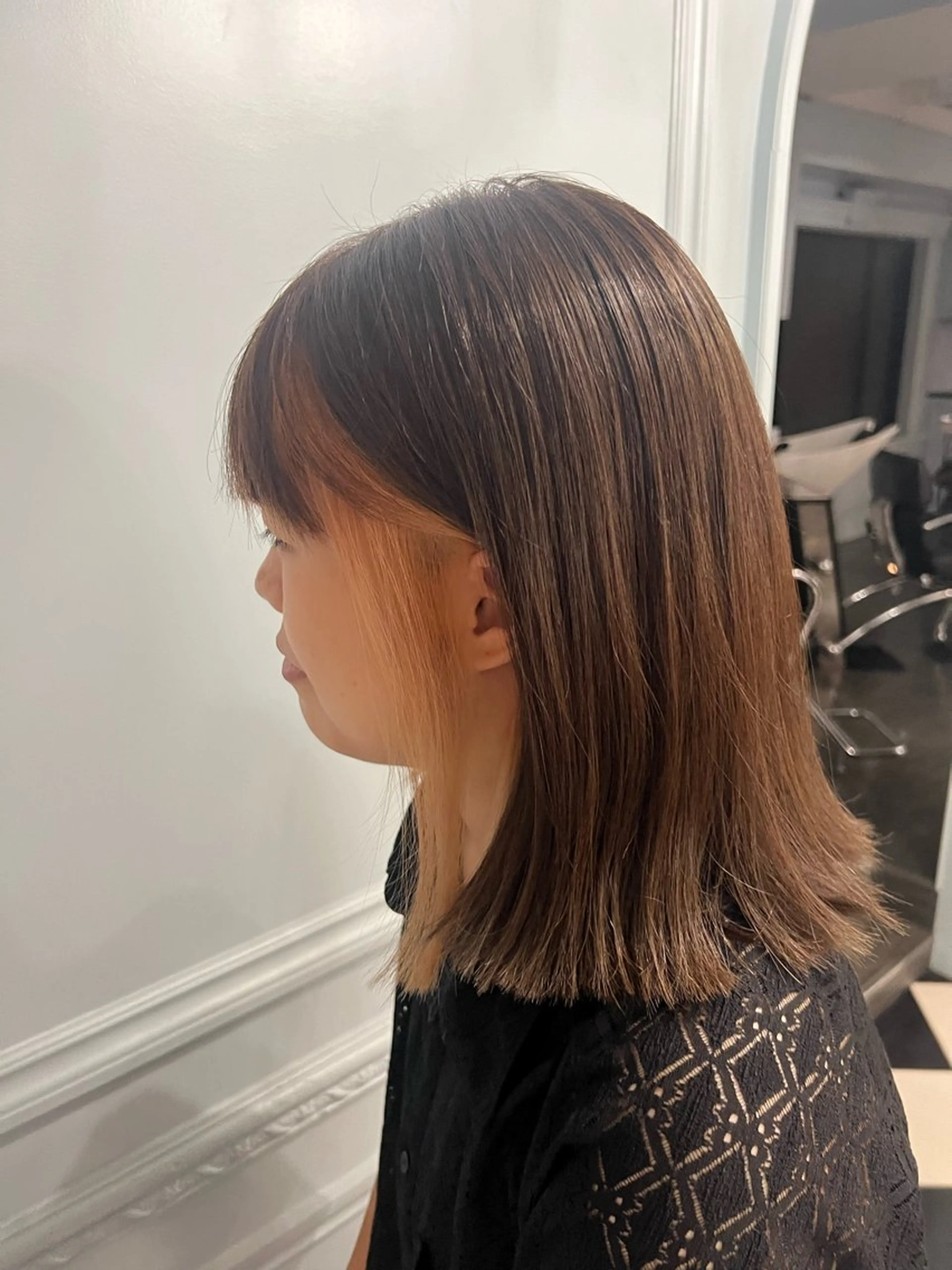 ミディアム ボブ 岡崎 睦のヘアスタイル