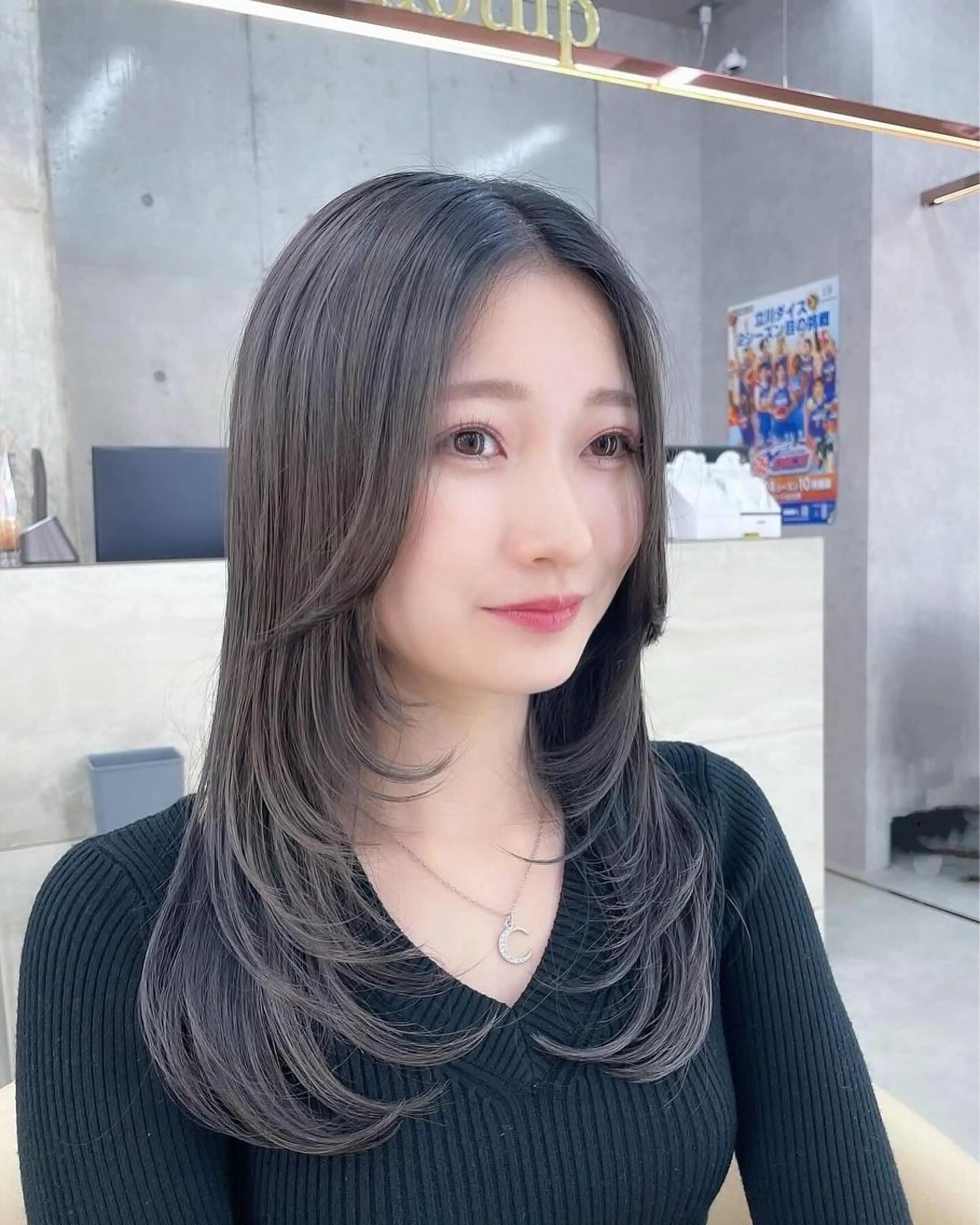 ロング 髪質改善|透明 感カラー🩵レイヤーのヘアスタイル