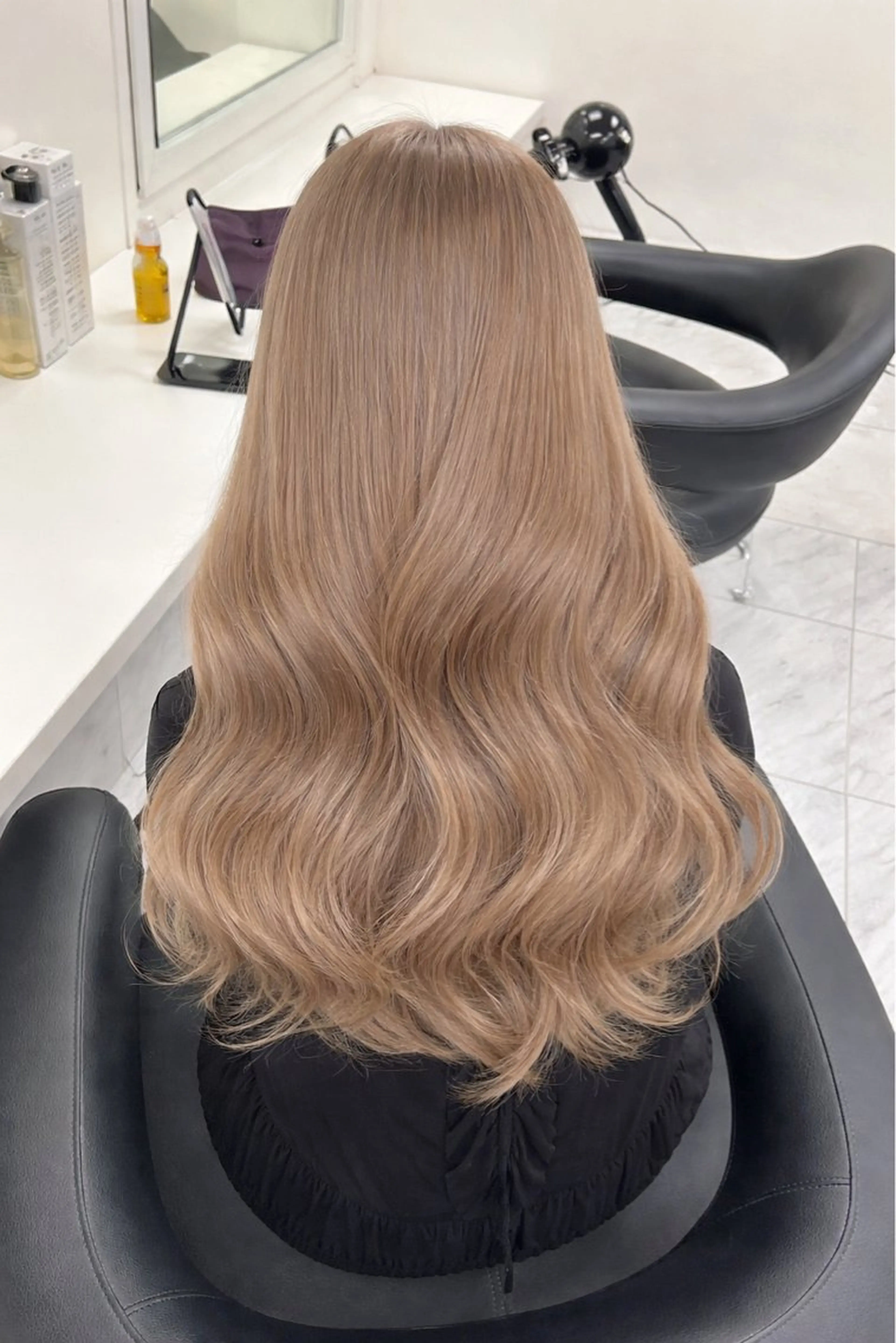 カラー ヘアカラー トリートメント 透明感ベージュ🤎 ナチュラルレイヤーのヘアスタイル