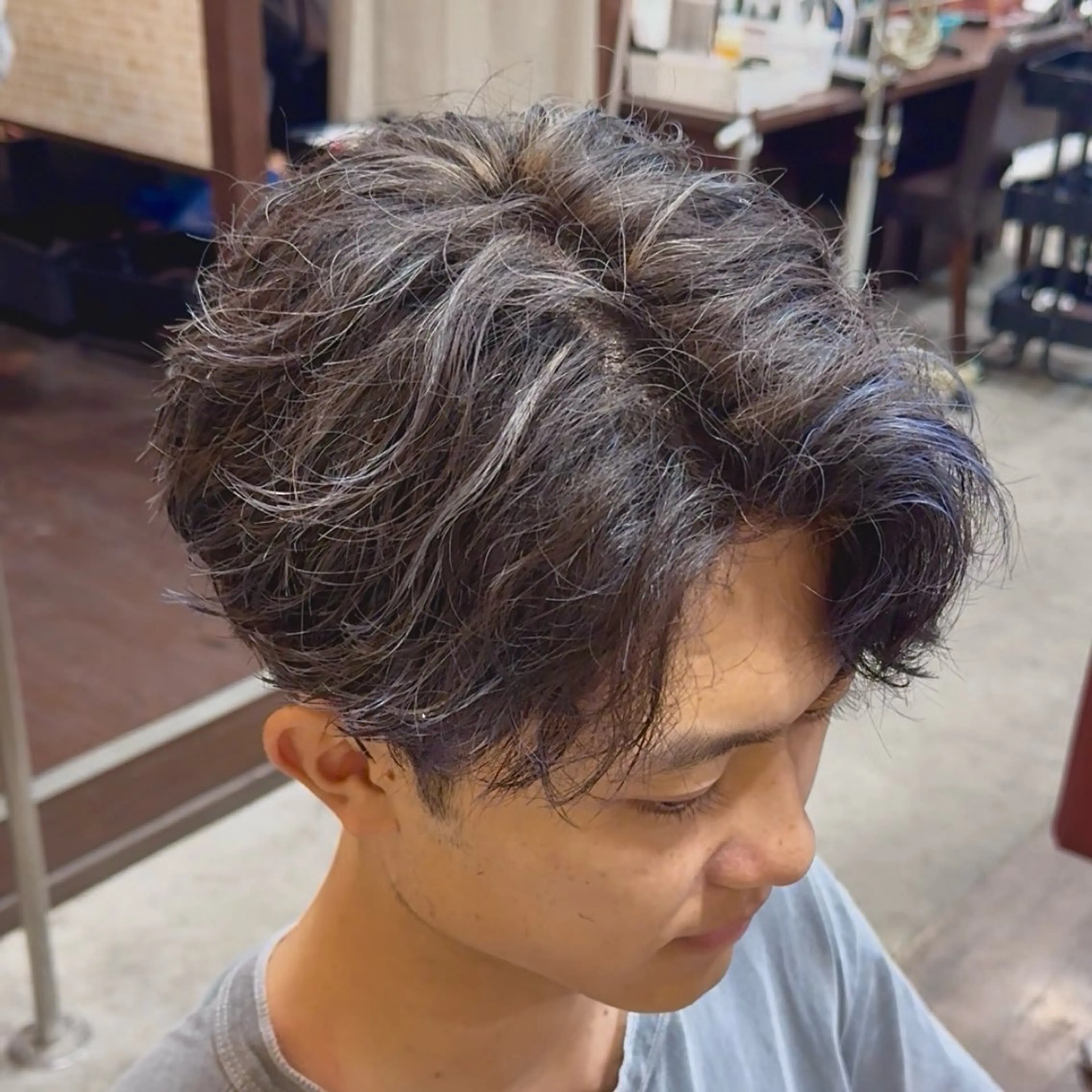 カラー メンズ メンズハイライト ハイライトカラー カット ヘアカラー スペインカール/ サーフカール/RYUのヘアスタイル