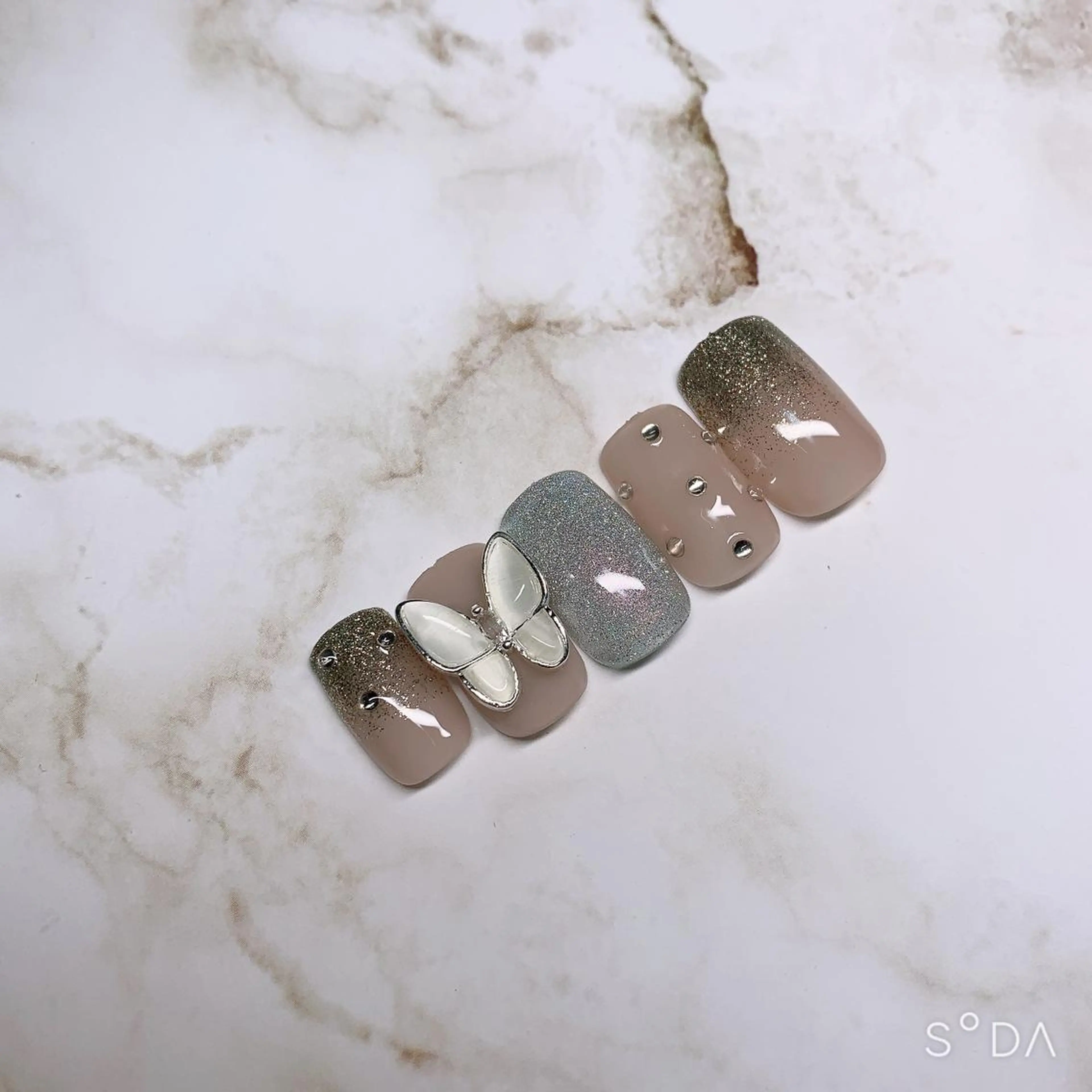 ネイル アートネイル ジェルネイル グラデーション 韓国ネイル ラメ(グリッター) Nail&Eye Spina 琴美のマツエク・マツパデザイン