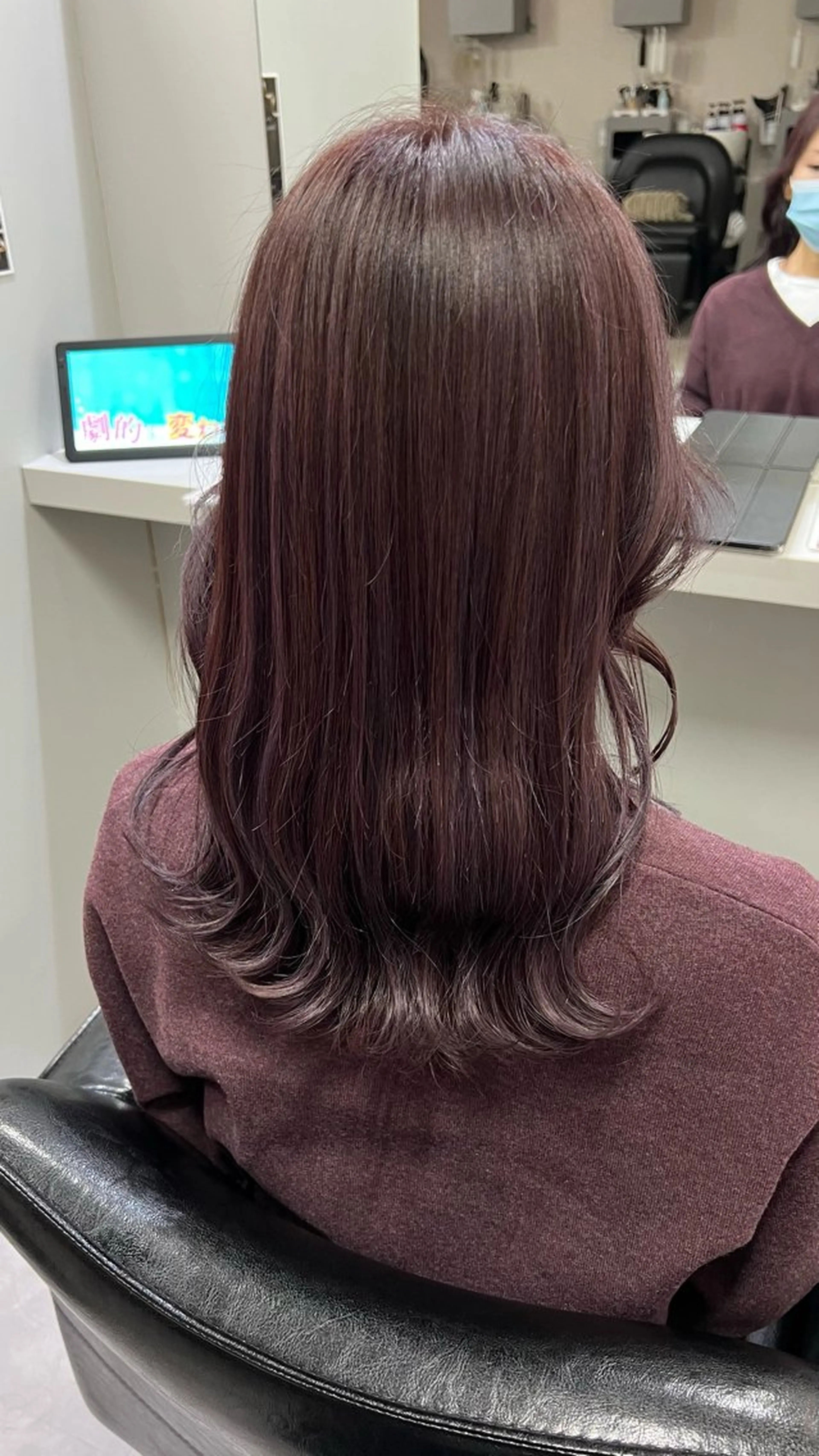 セミロング カラー ハイライトカラー バイオレットカラー ハイライト カット ヘアカラー 🎀tokute ナオ🧸のヘアスタイル