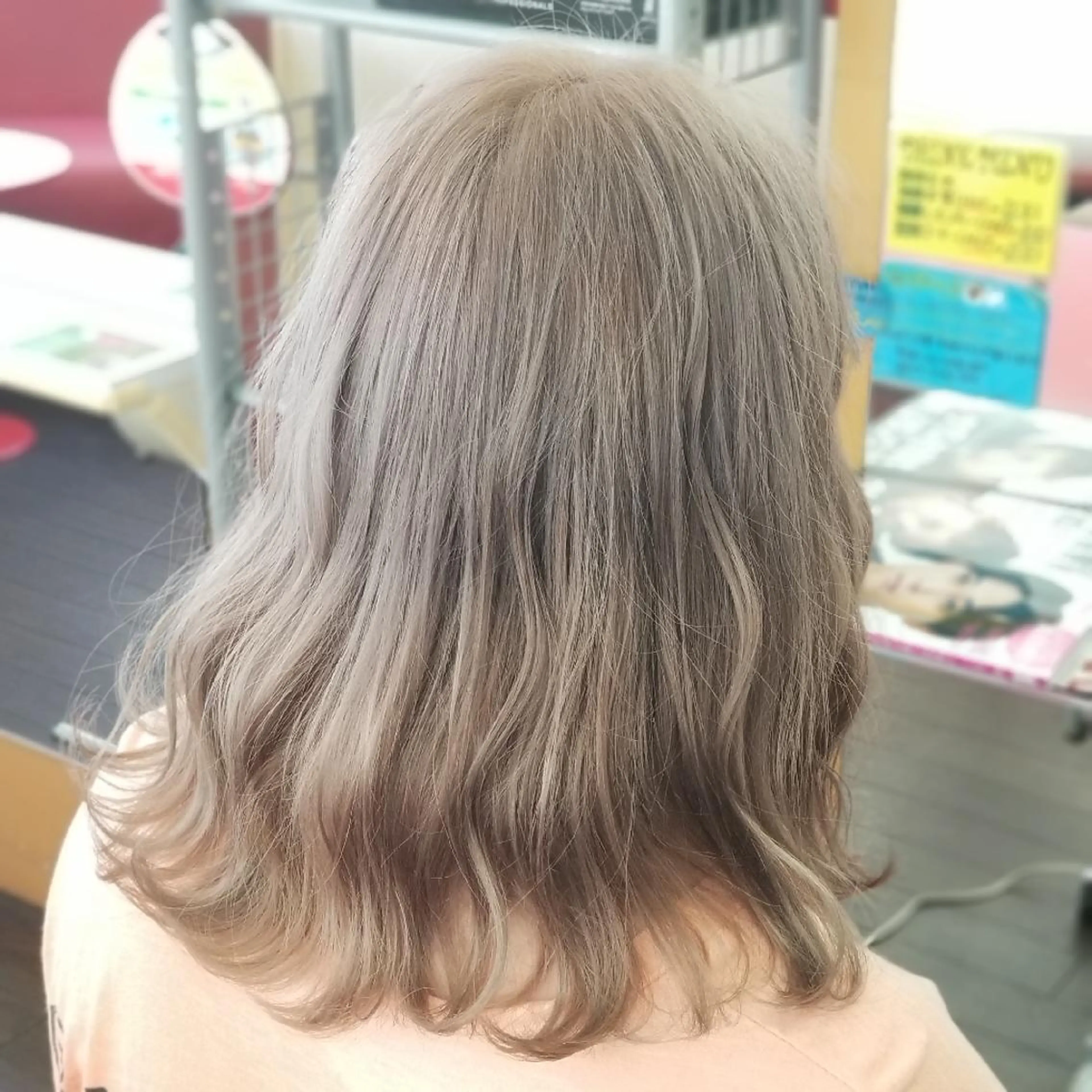 ミディアム ヘアカラー トリートメント 植田 /エクステ /ブリーチ/髪質改善のヘアスタイル