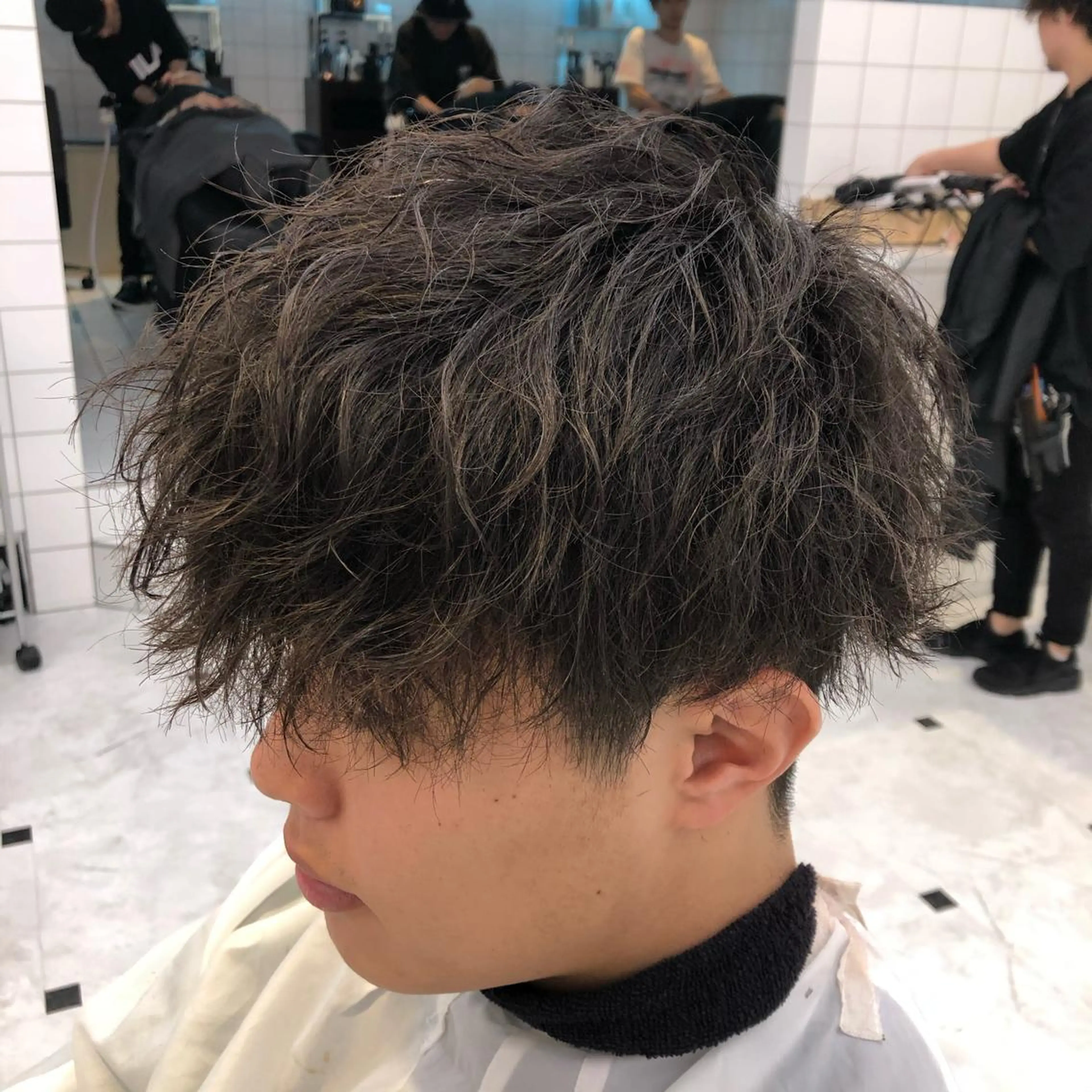 ショート カラー パーマ メンズ ベージュグレージュ 💕しゅーじ💕のヘアスタイル