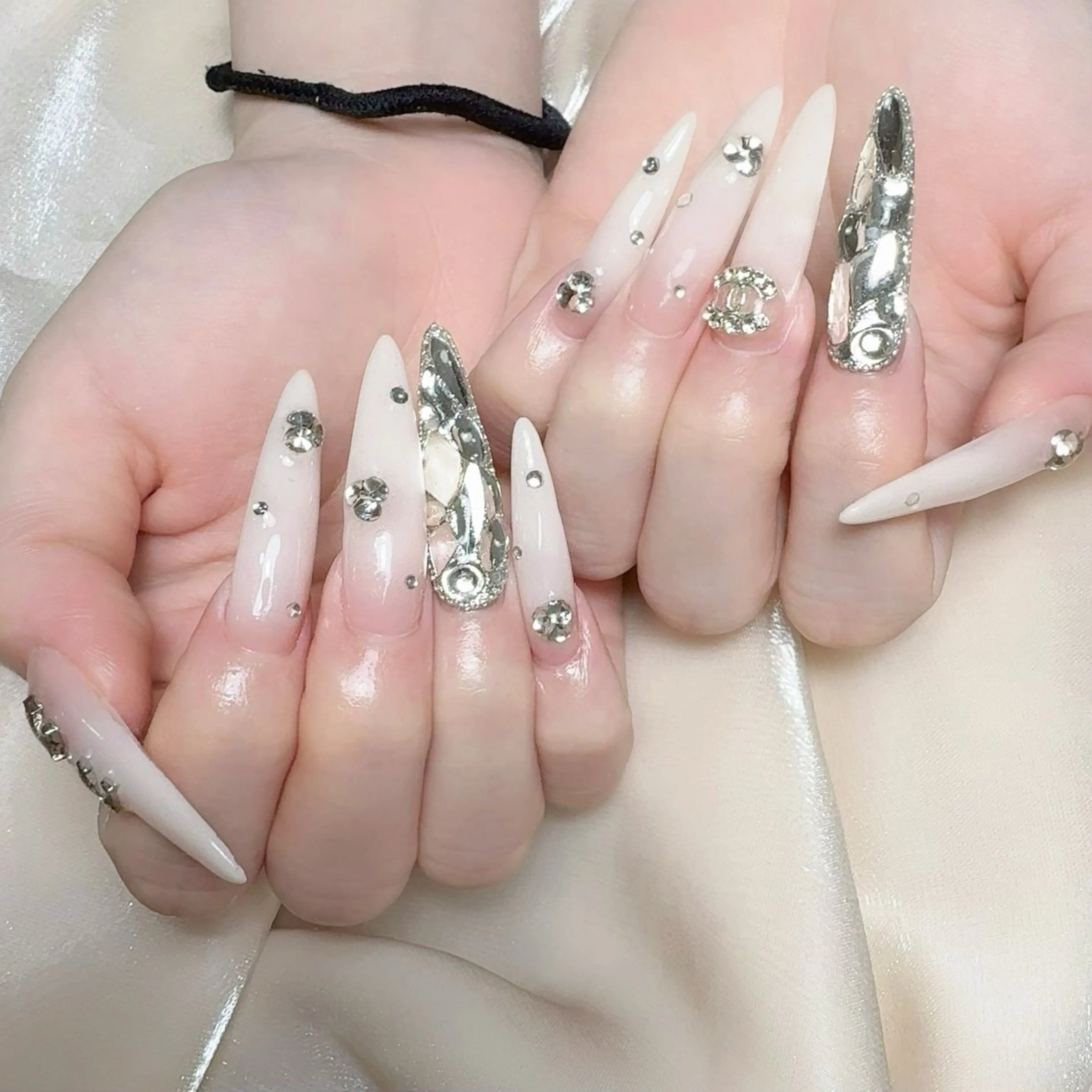 メンズ ネイル メンズ韓国風 アートネイル オーロラネイル ガーリー キラキラネイル ハンドネイル Nail salon 木にいるのネイルデザイン