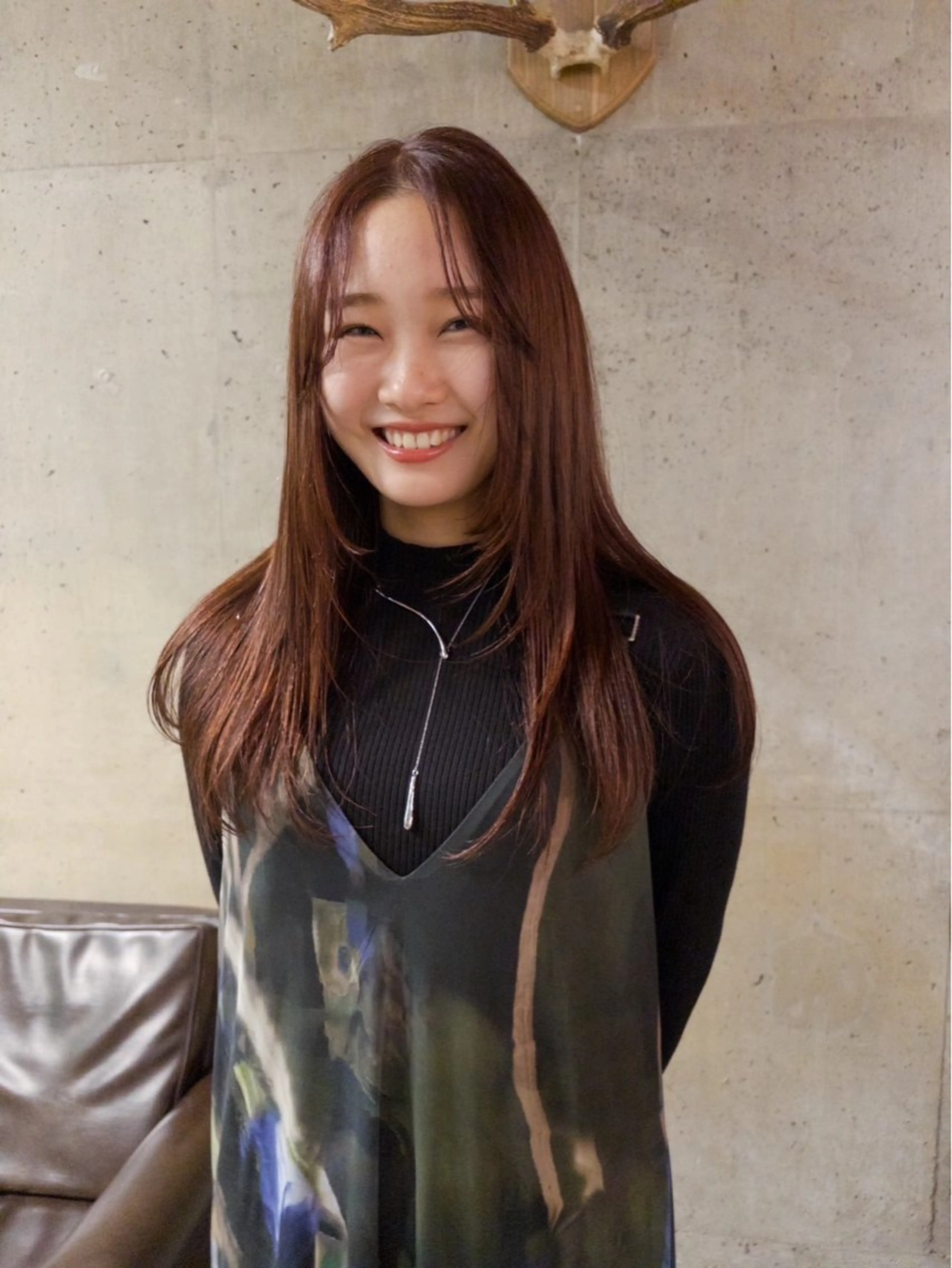 ロング KVELL ユナのヘアスタイル