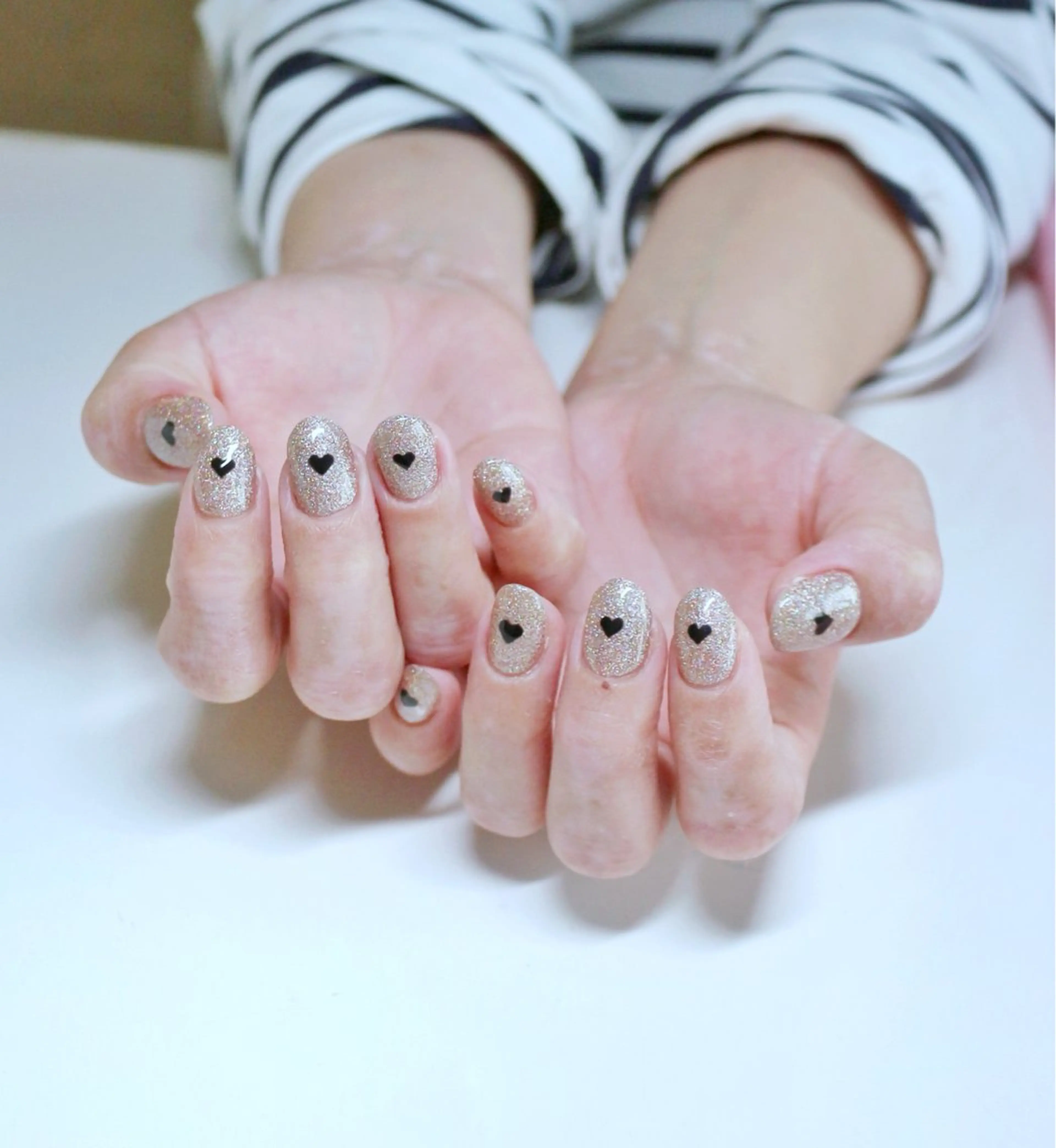 ネイル フラッシュネイル ハート キラキラネイル 韓国ネイル ハンドネイル Baku Nailsのネイルデザイン