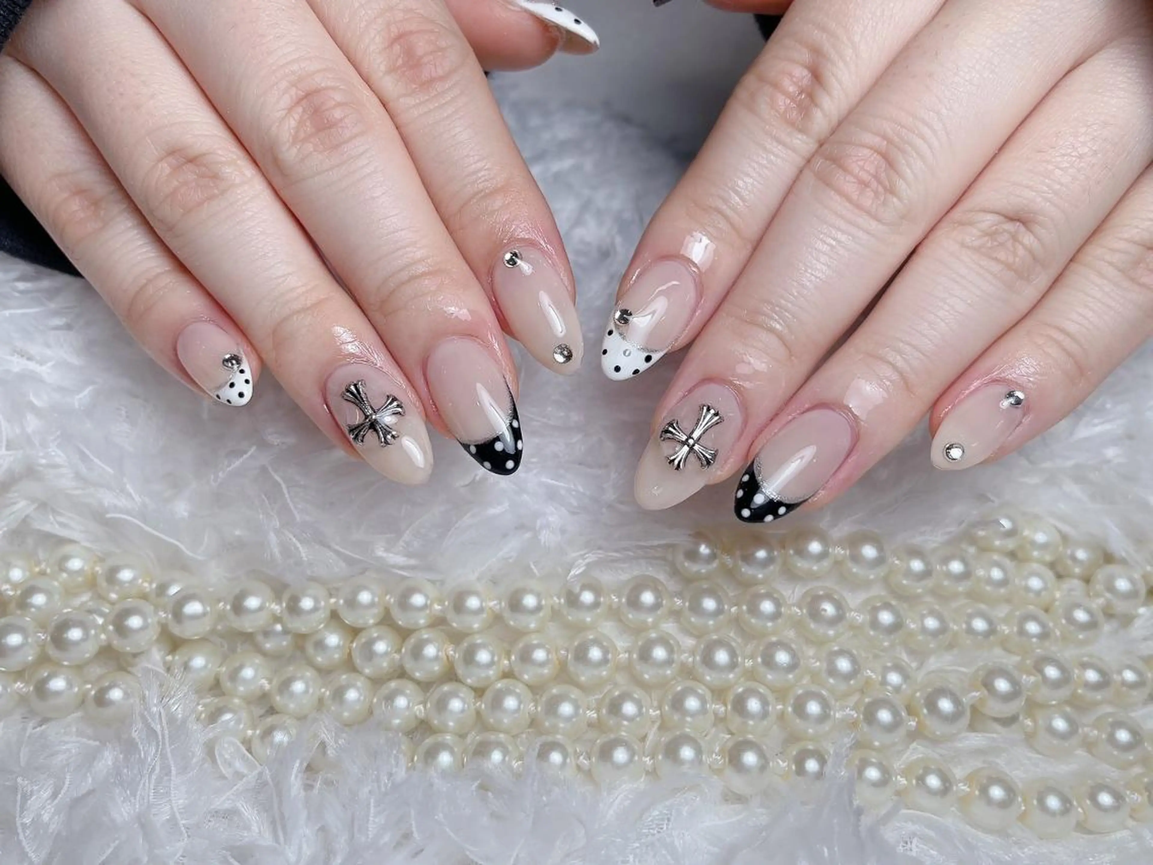 ネイル アートネイル 持ち込み Rainrain💧 パーツ豊富、やり放題のネイルデザイン