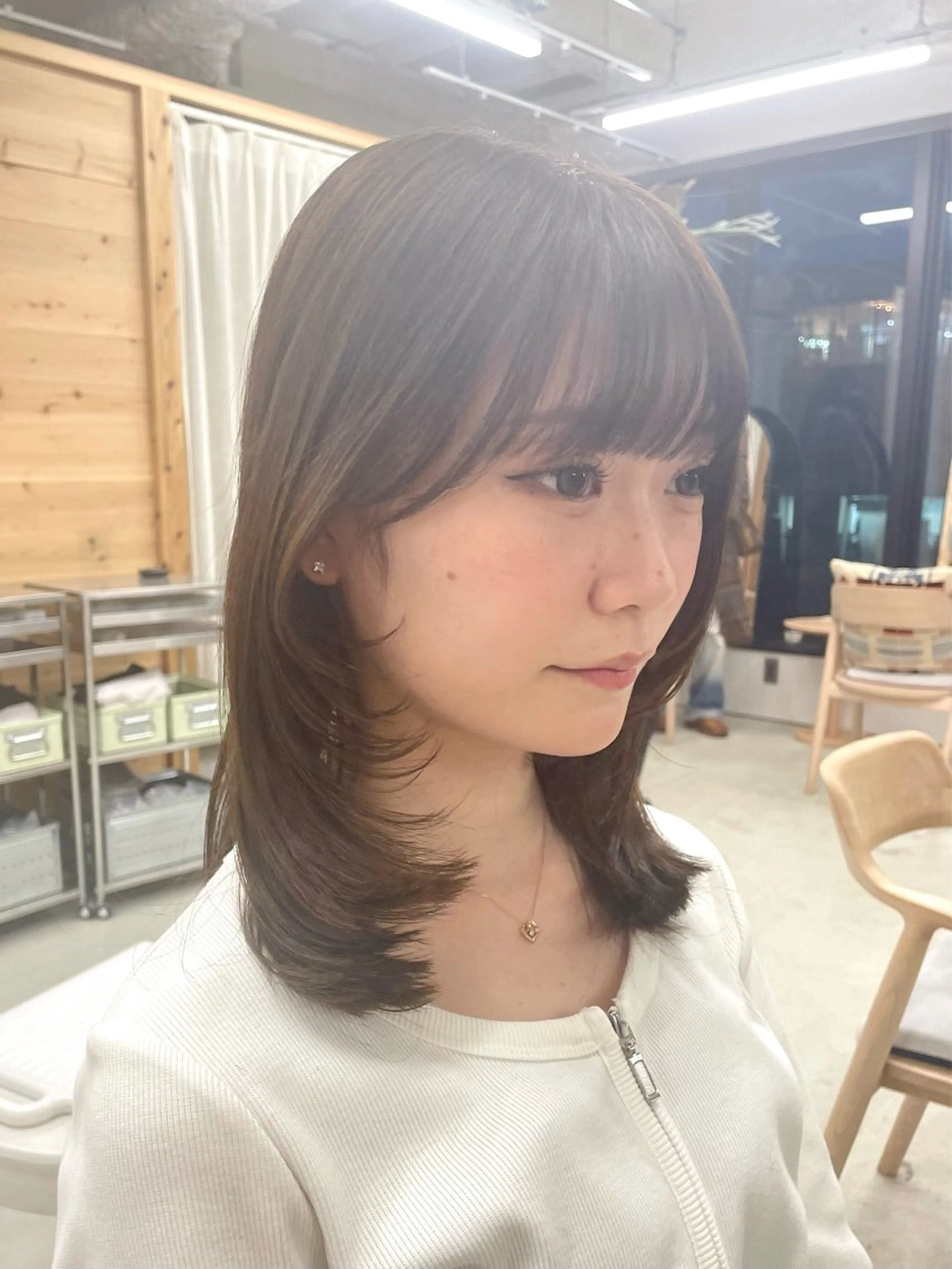 ミディアム カラー 顔まわりレイヤー 顔周りカット レイヤーカット カット ヘアカラー トリートメント 『SiLO』 rumiのヘアスタイル