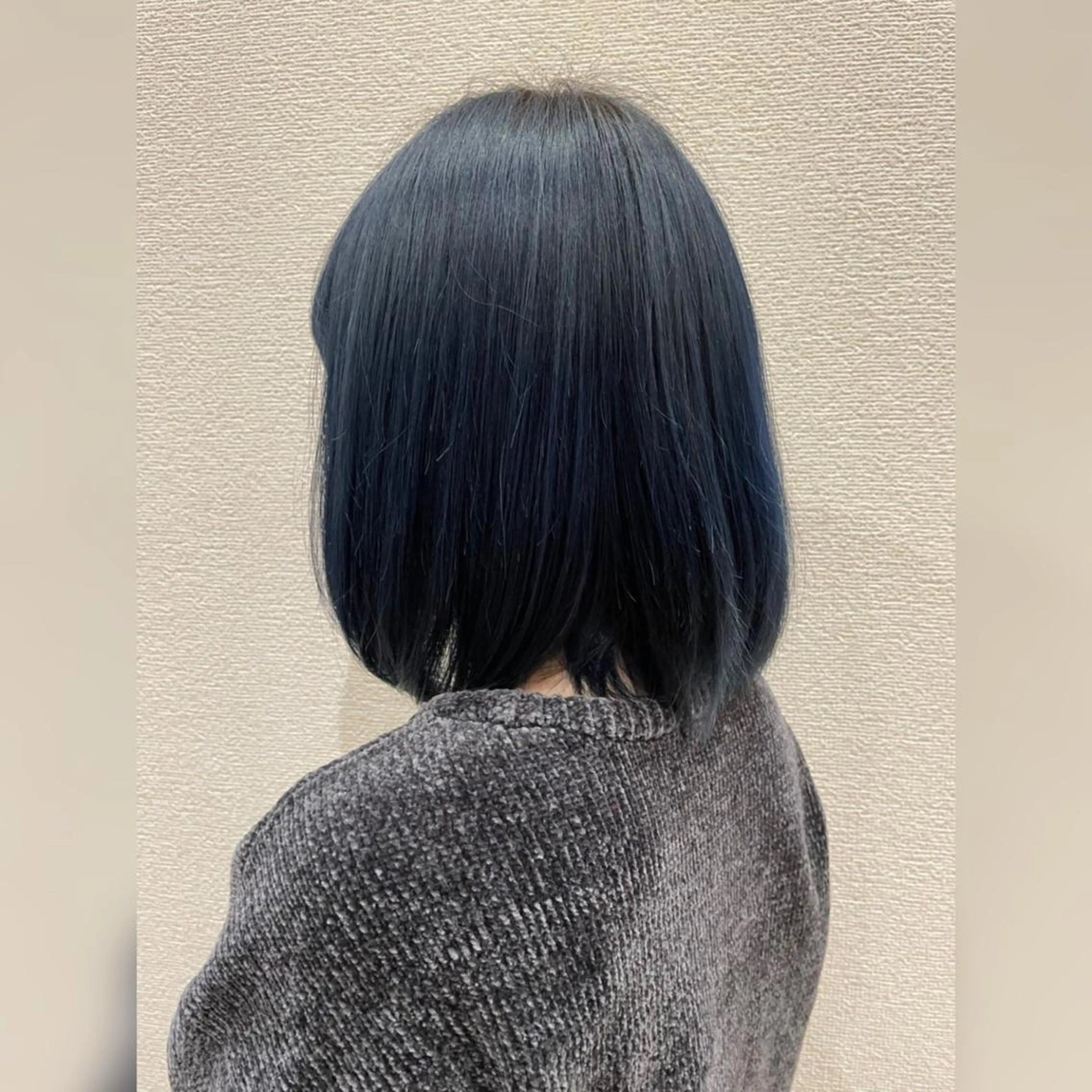 ミディアム カラー ブルーカラー ショート/レイヤー /札幌/小山内のヘアスタイル