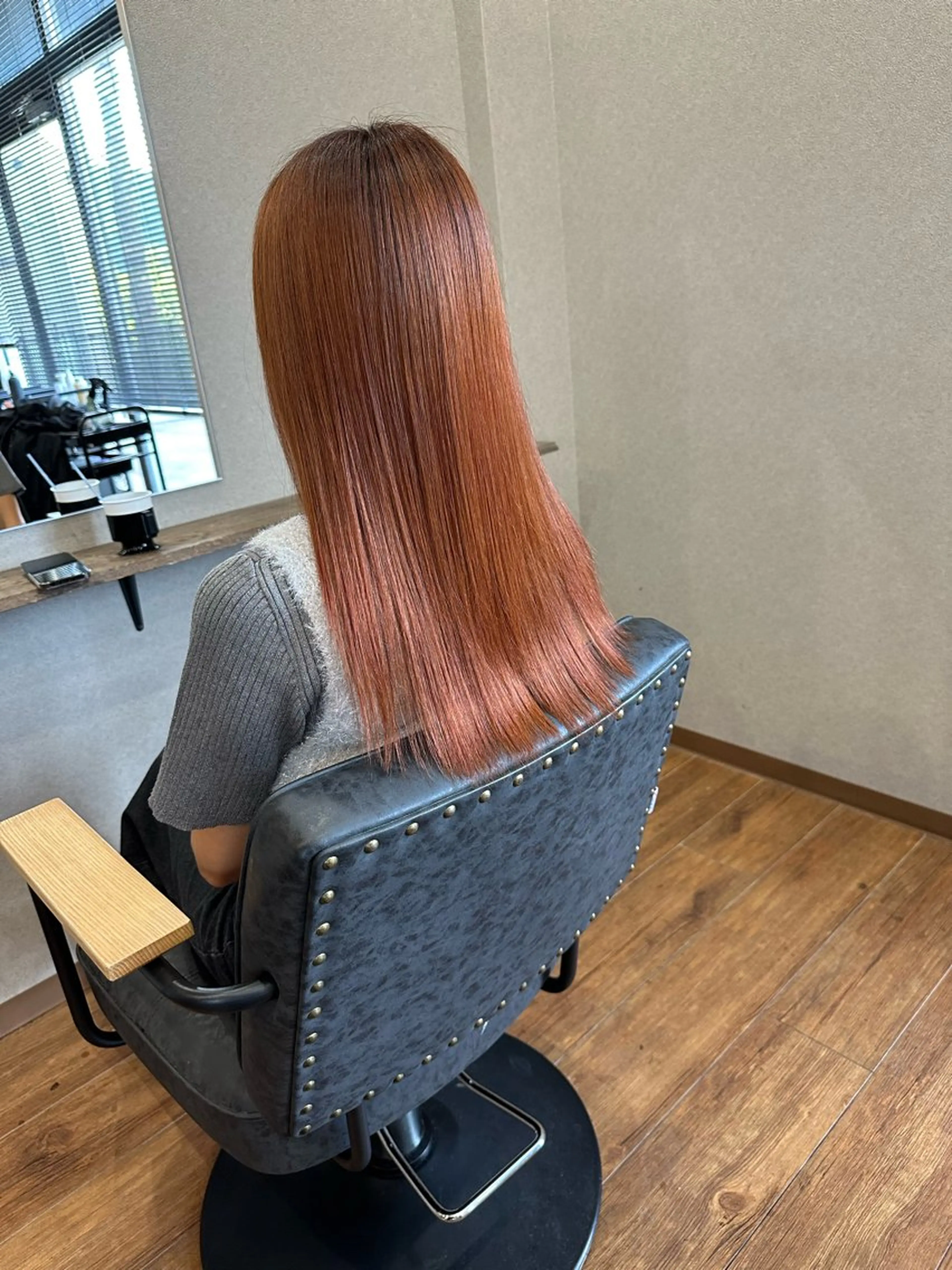 ロング カラー ブラウンカラー オレンジ オレンジブラウン ヘアカラー トリートメント 鵜飼 真伍のヘアスタイル