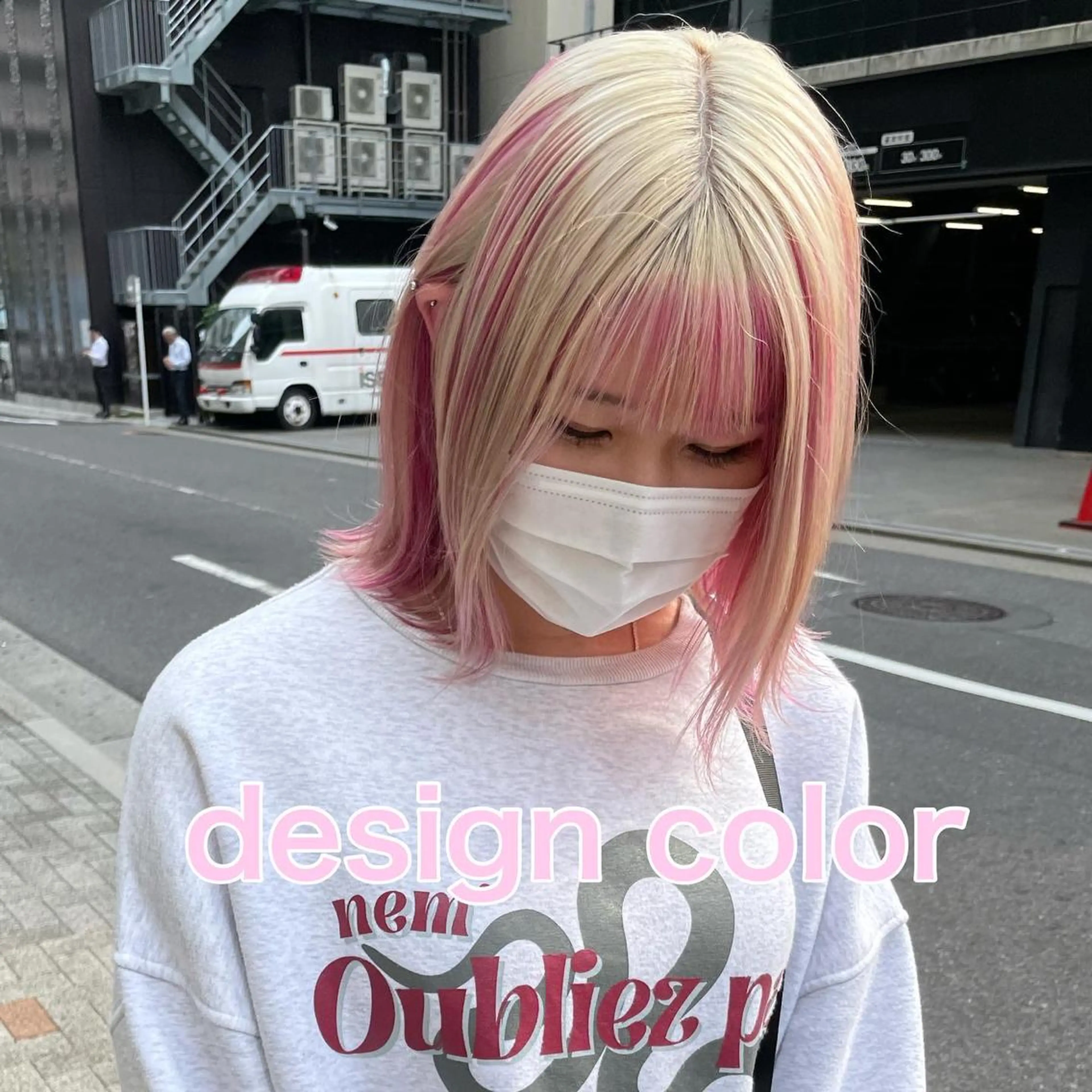 ミディアム カラー インク 美容院のヘアスタイル