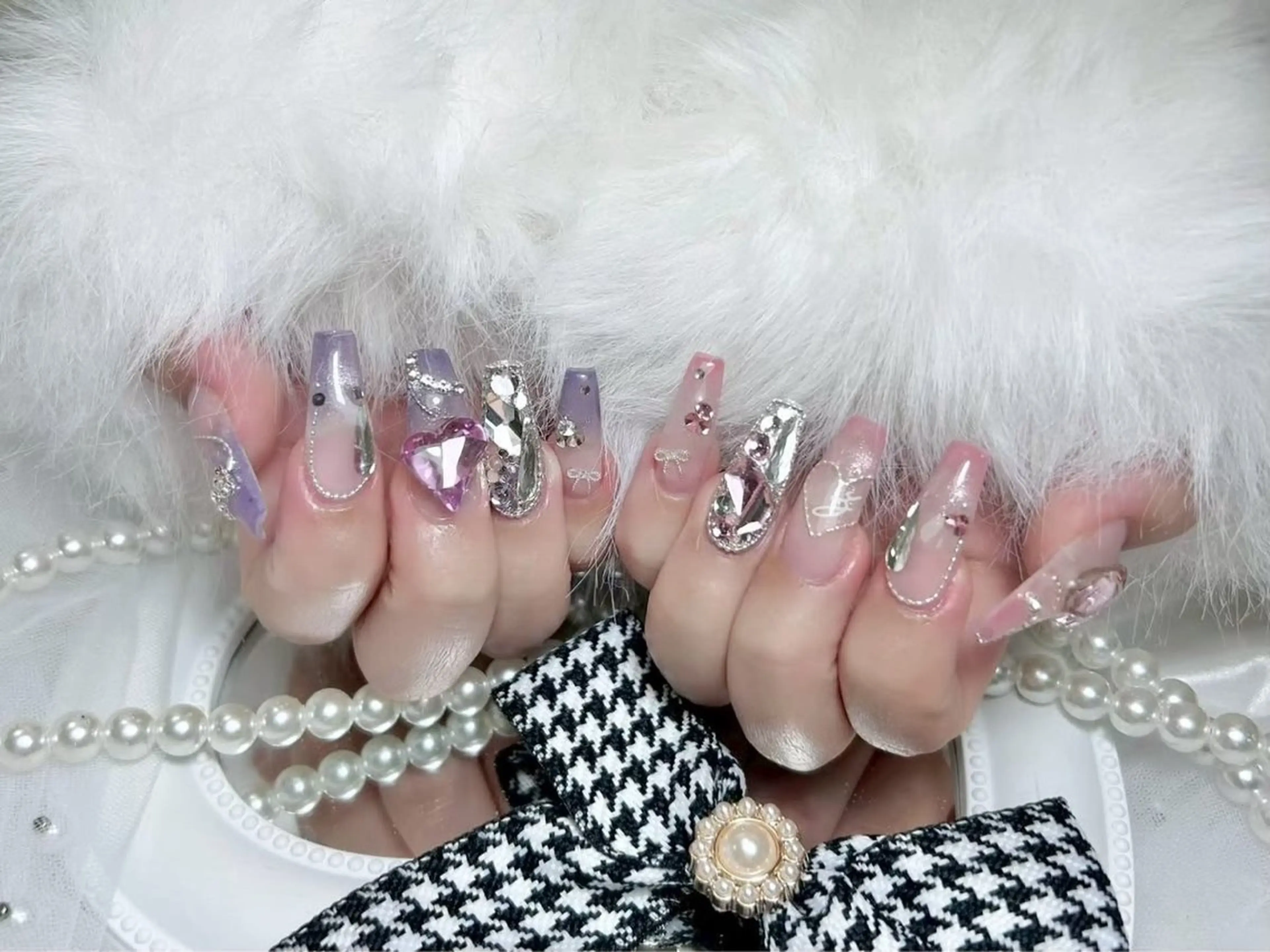 ネイル チークネイル 桜ネイル ドット フレンチネイル グラデーション ハンドネイル ハンドケア Nihonthy Nail 新宿のネイルデザイン