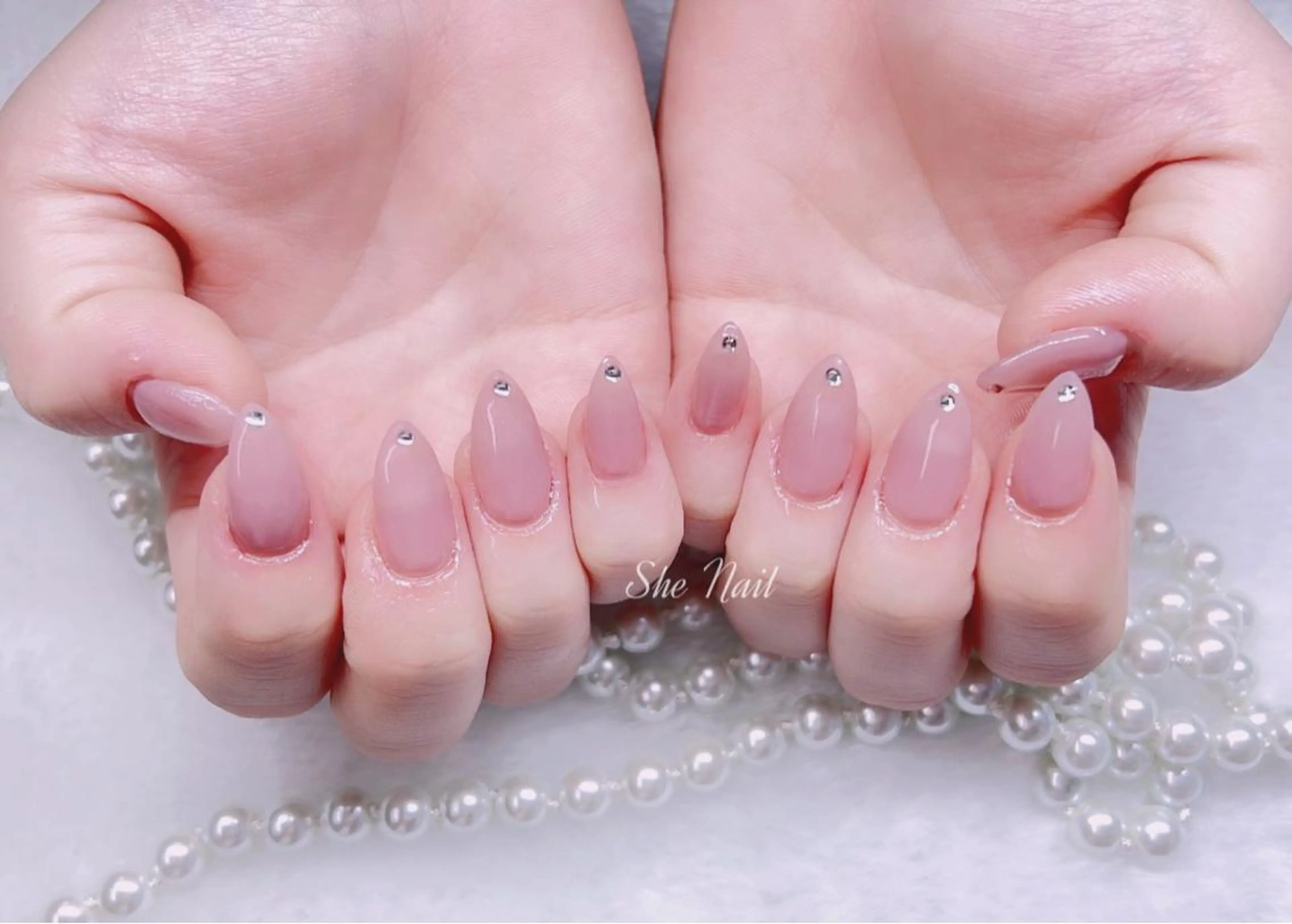 ネイル チークネイル 長さ出し 持ち込み ワンカラーネイル シンプルネイル ハンドネイル She   Nail所属・ISA_ BELLAのネイルデザイン