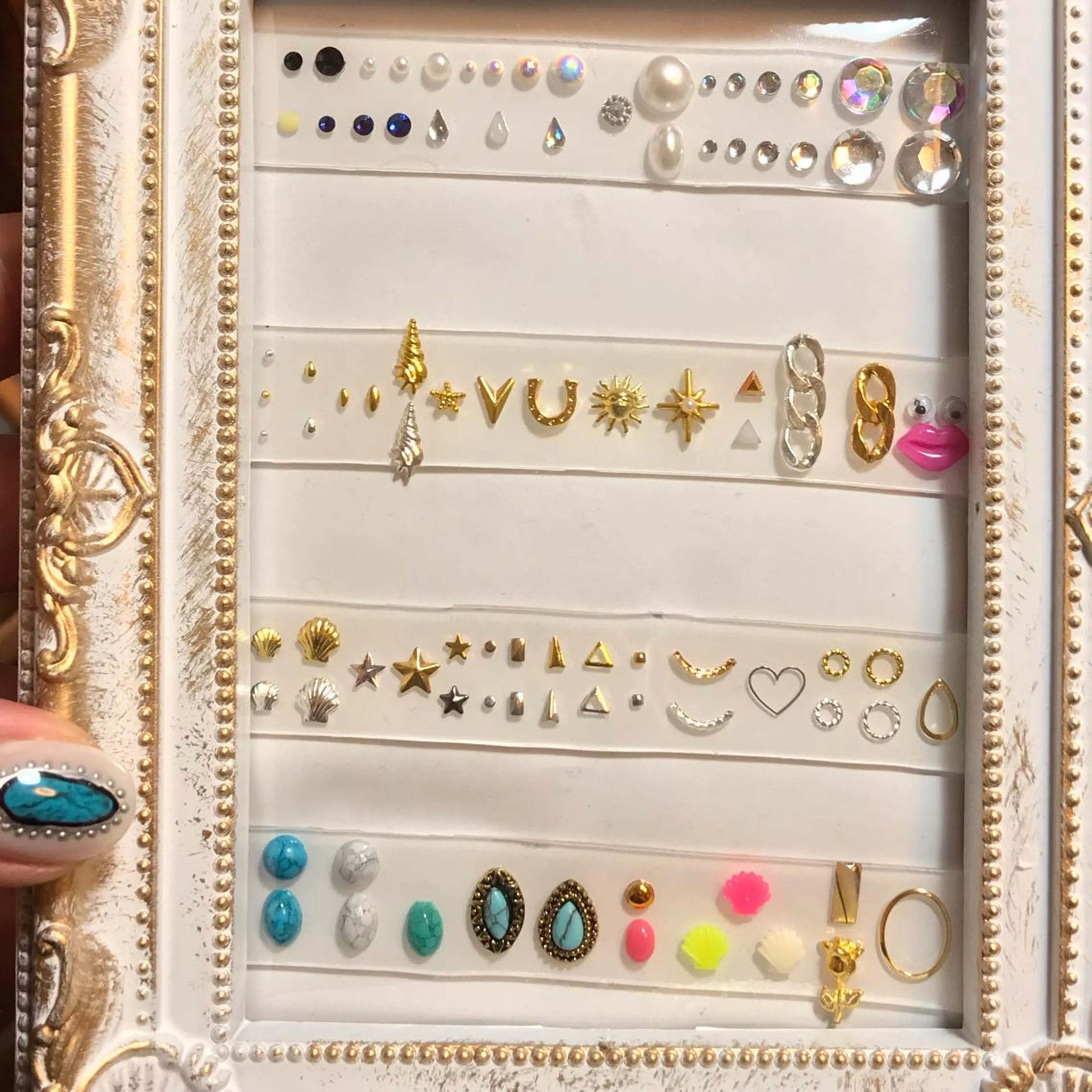 ネイル ストーンネイル ハンドネイル 💅chainail _aiのネイルデザイン