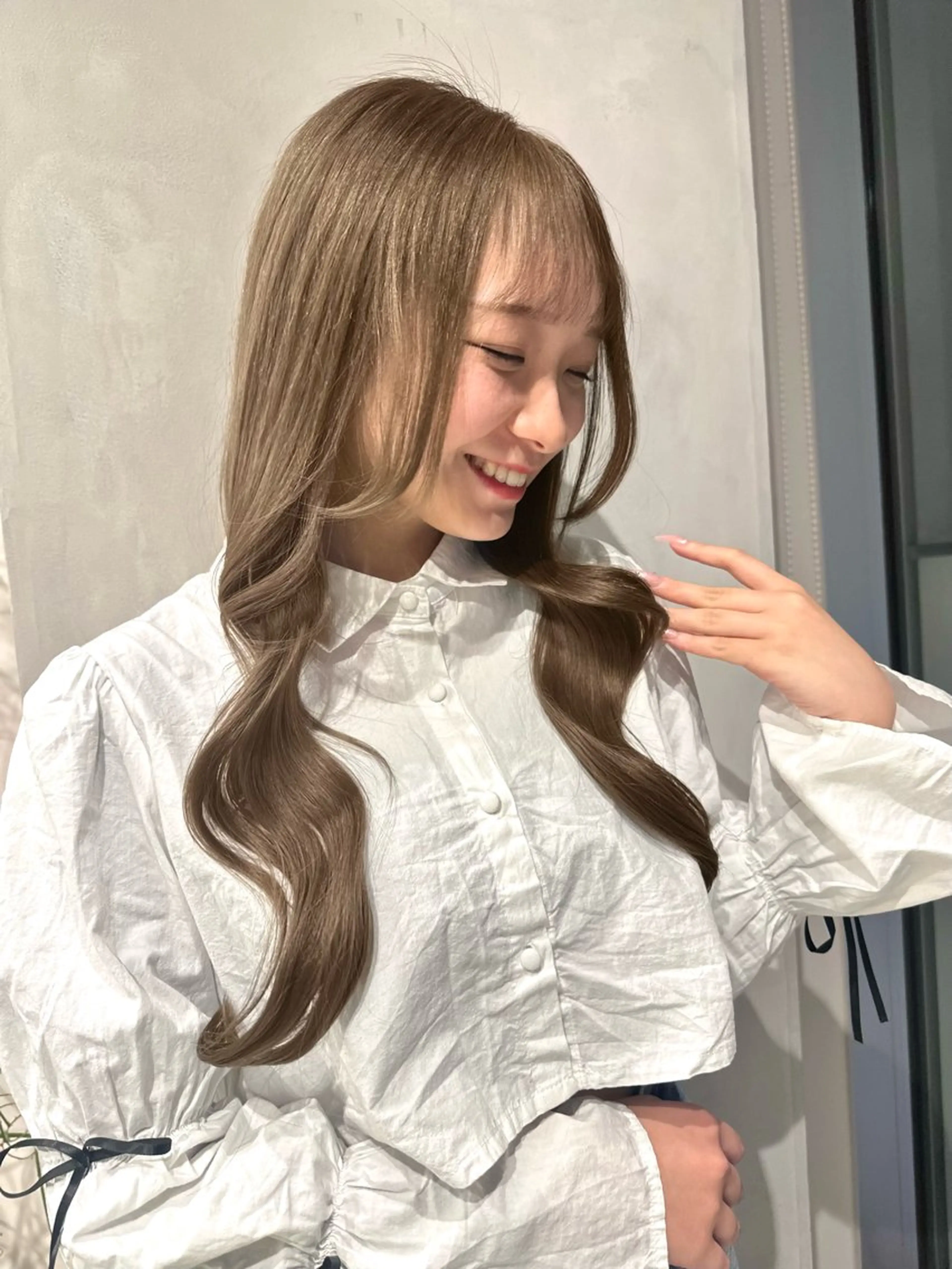 ロング カラー ベージュカラー ブリーチ カット ヘアカラー トリートメント 可愛いベージュ作る 美容師/あかね🧸のヘアスタイル
