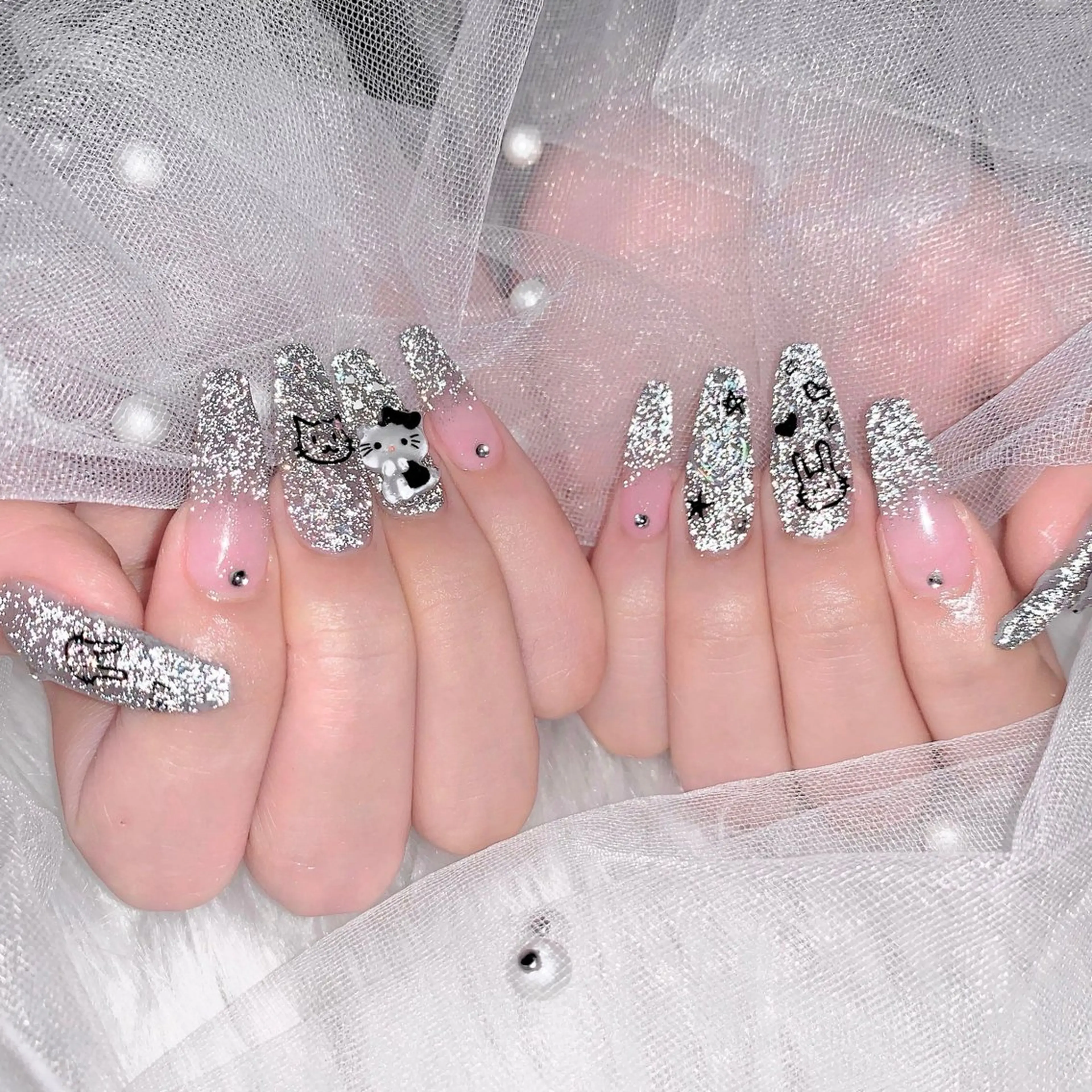 ネイル ハンドネイル TiTi Pomme Rinoのネイルデザイン