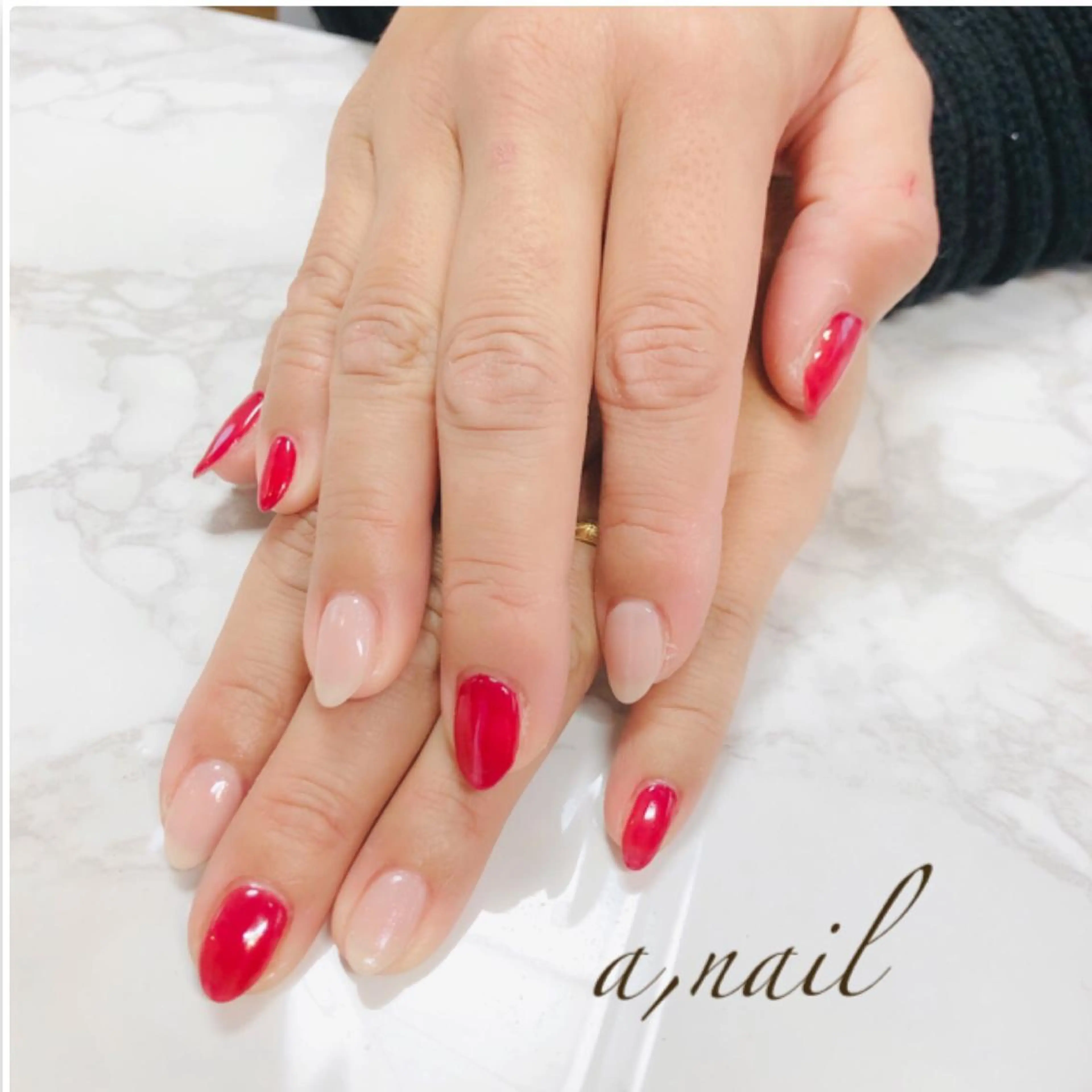 ネイル フットネイル ラメ(グリッター) ニュアンスネイル オフィスネイル ワンカラーネイル ハンドネイル ネイルサロン エーネイルのネイルデザイン