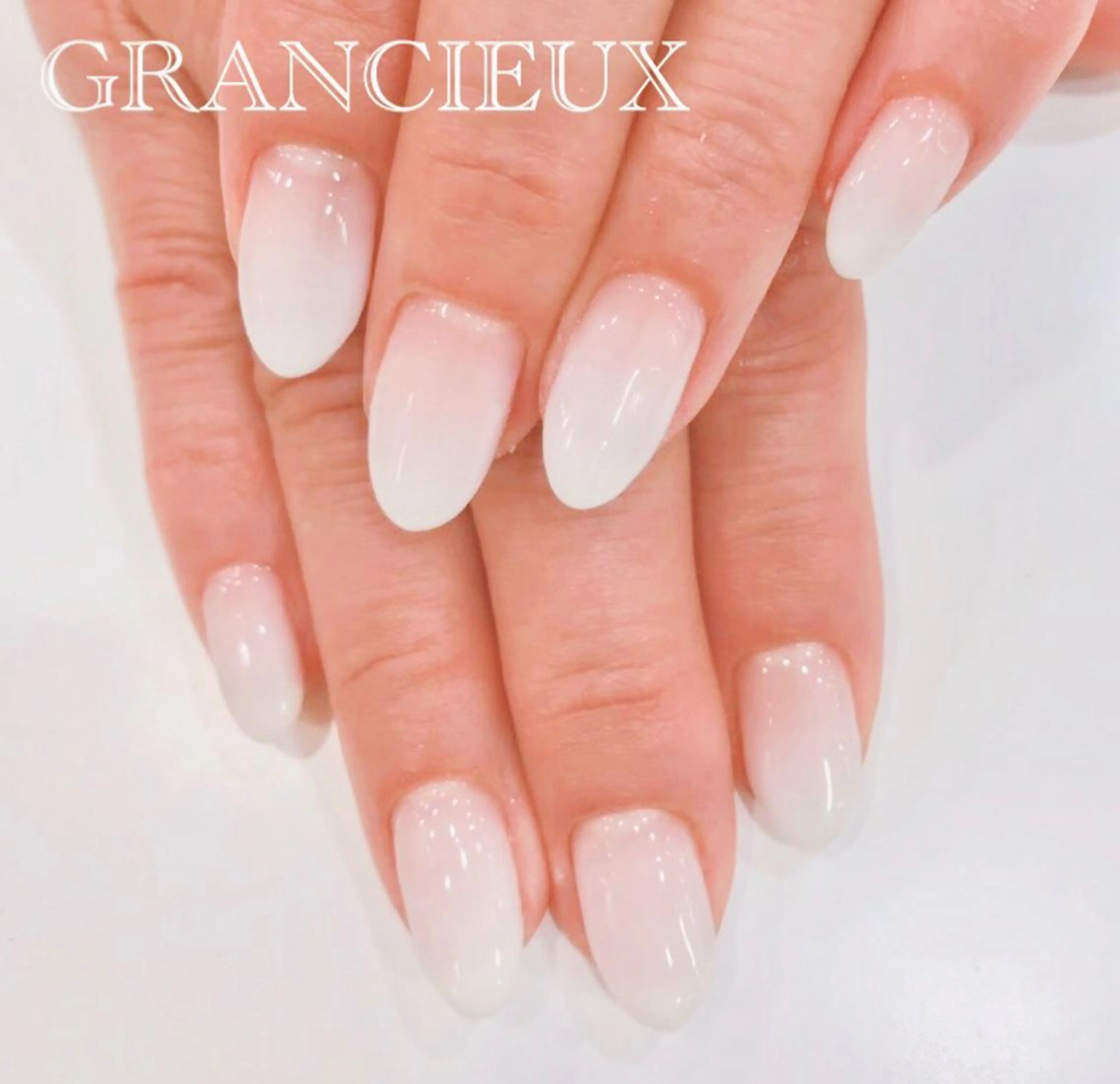 ネイル グラデーション 坂本 萌のネイルデザイン