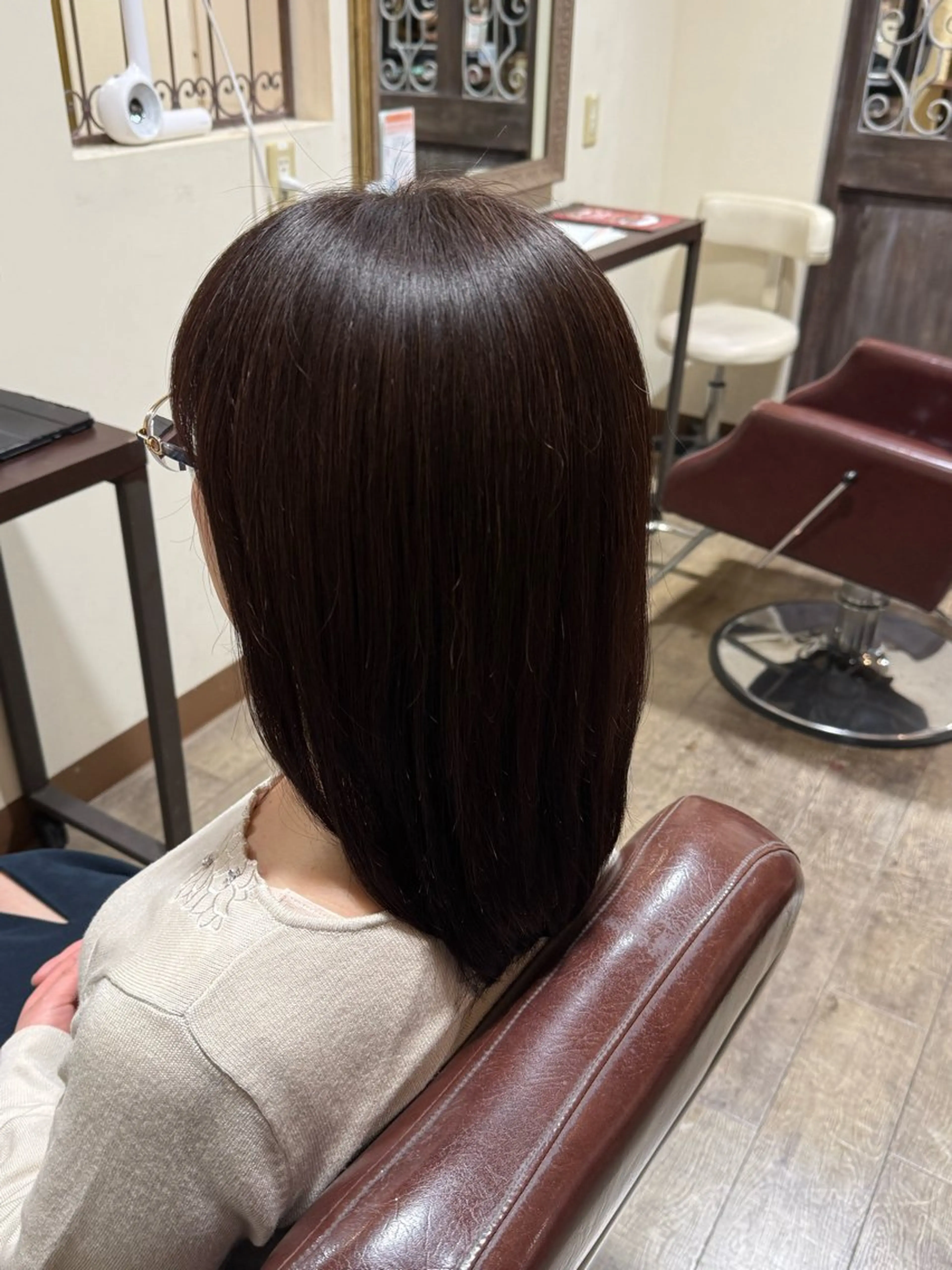 白髪染め　根本のみ（ドライ代込）の写真