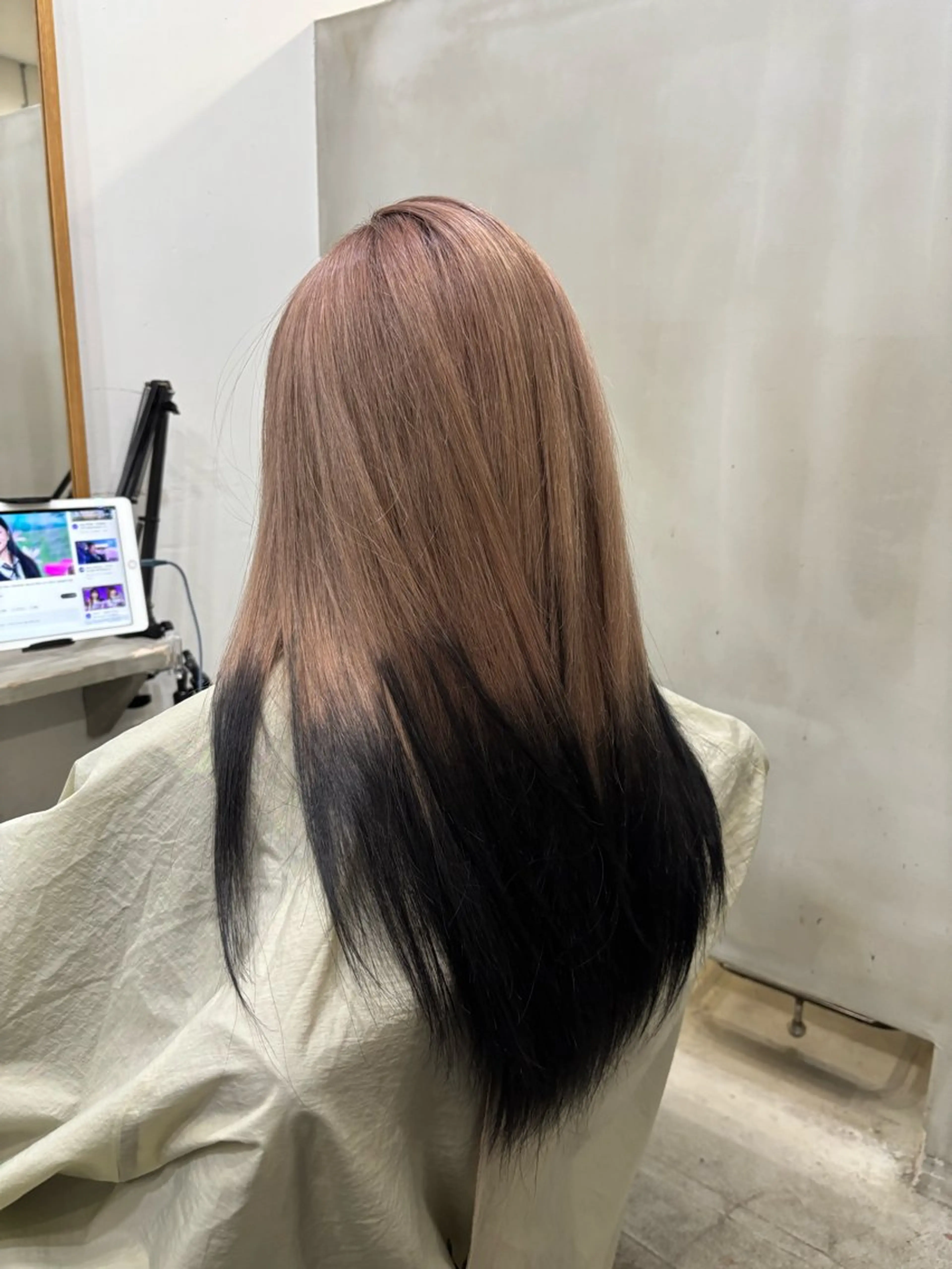 ロング カラー ベージュカラー 黒髪 ブリーチ ヘアカラー 中園康 /カラー/ブリーチのヘアスタイル