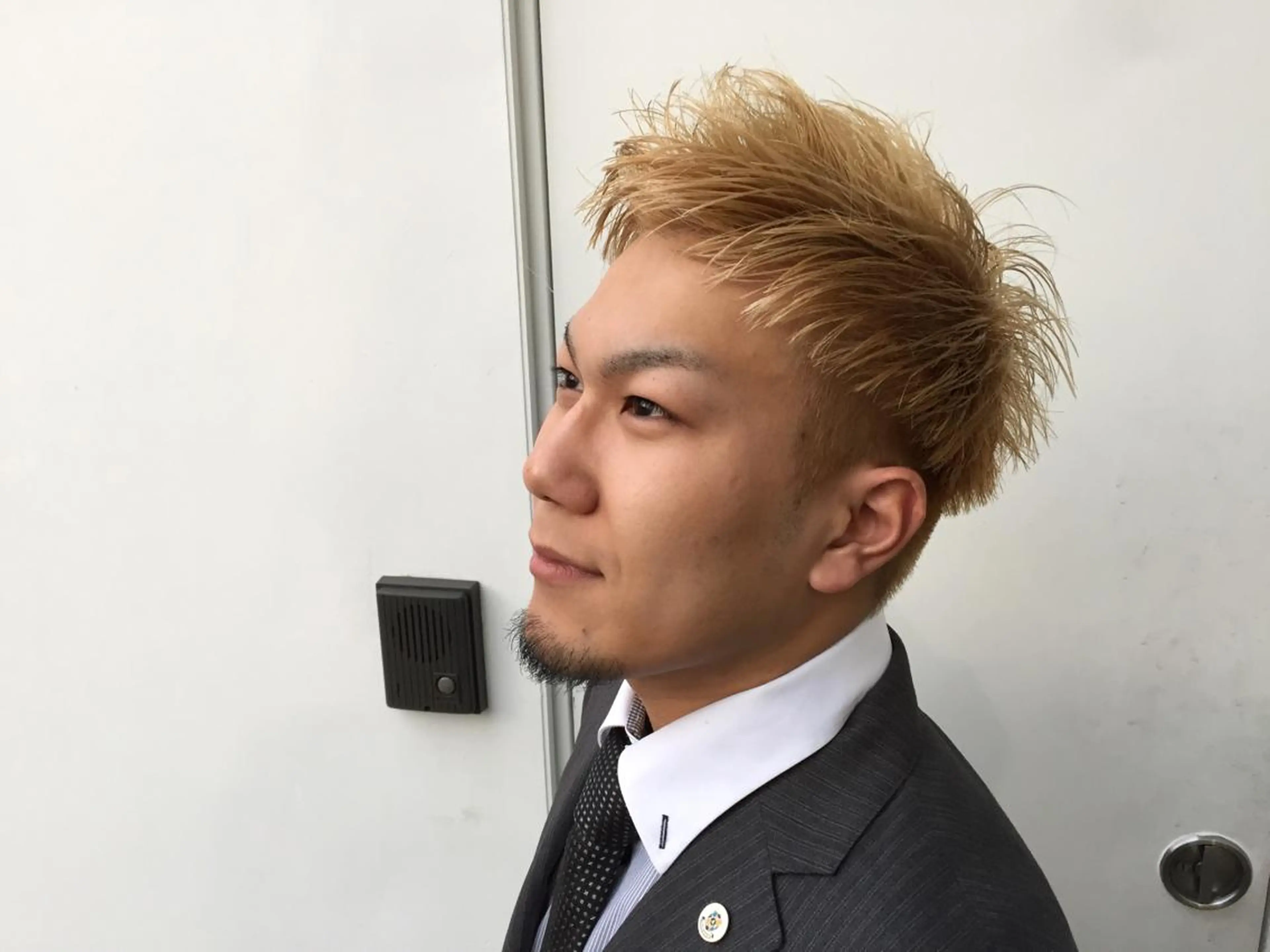 カラー メンズ メンズハイトーン ツーブロック ハイトーンカラー 武田 久司のヘアスタイル