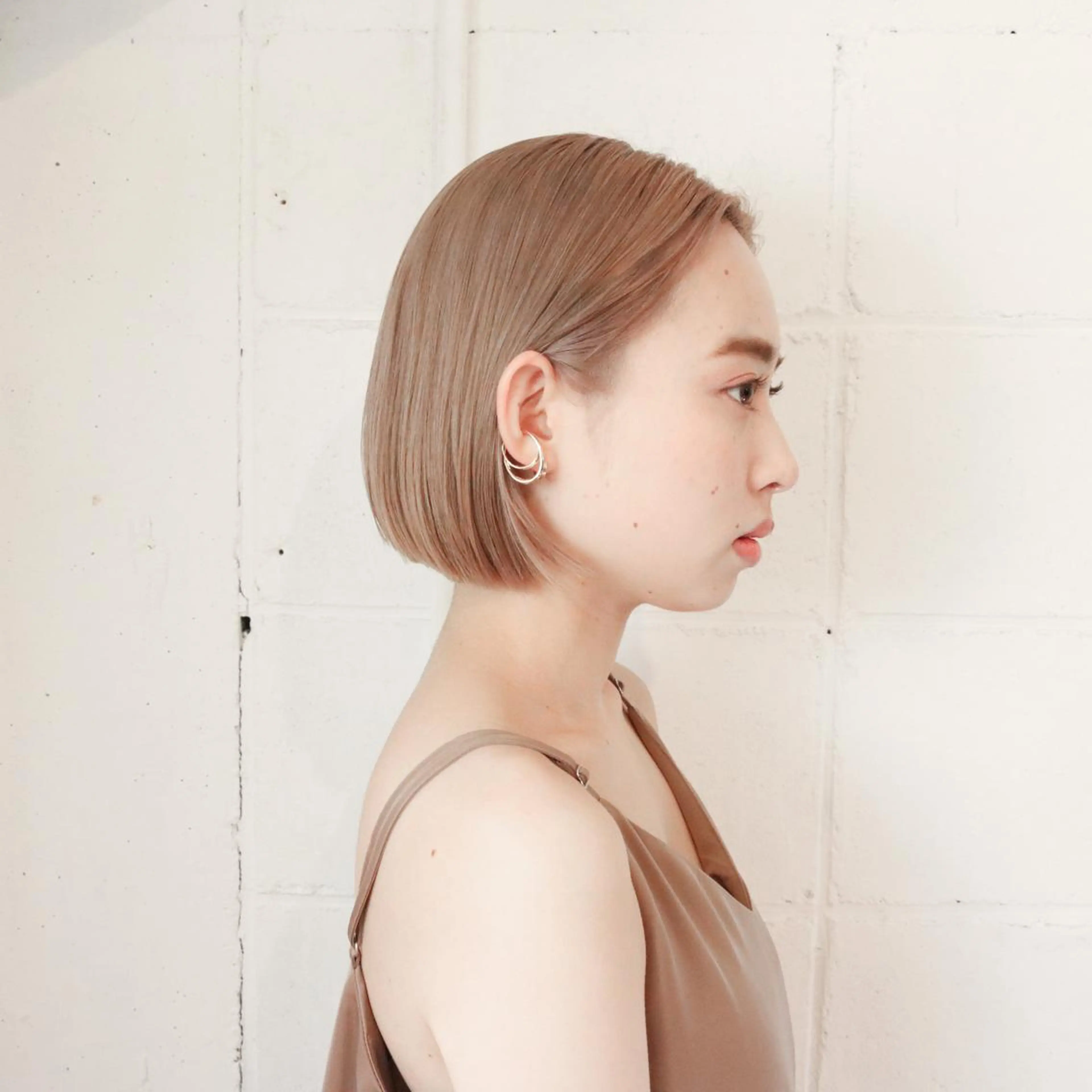 ミディアム カラー ヘアカラー トリートメント 岡本康平/ボブ /ブリーチ/レイヤーのヘアスタイル