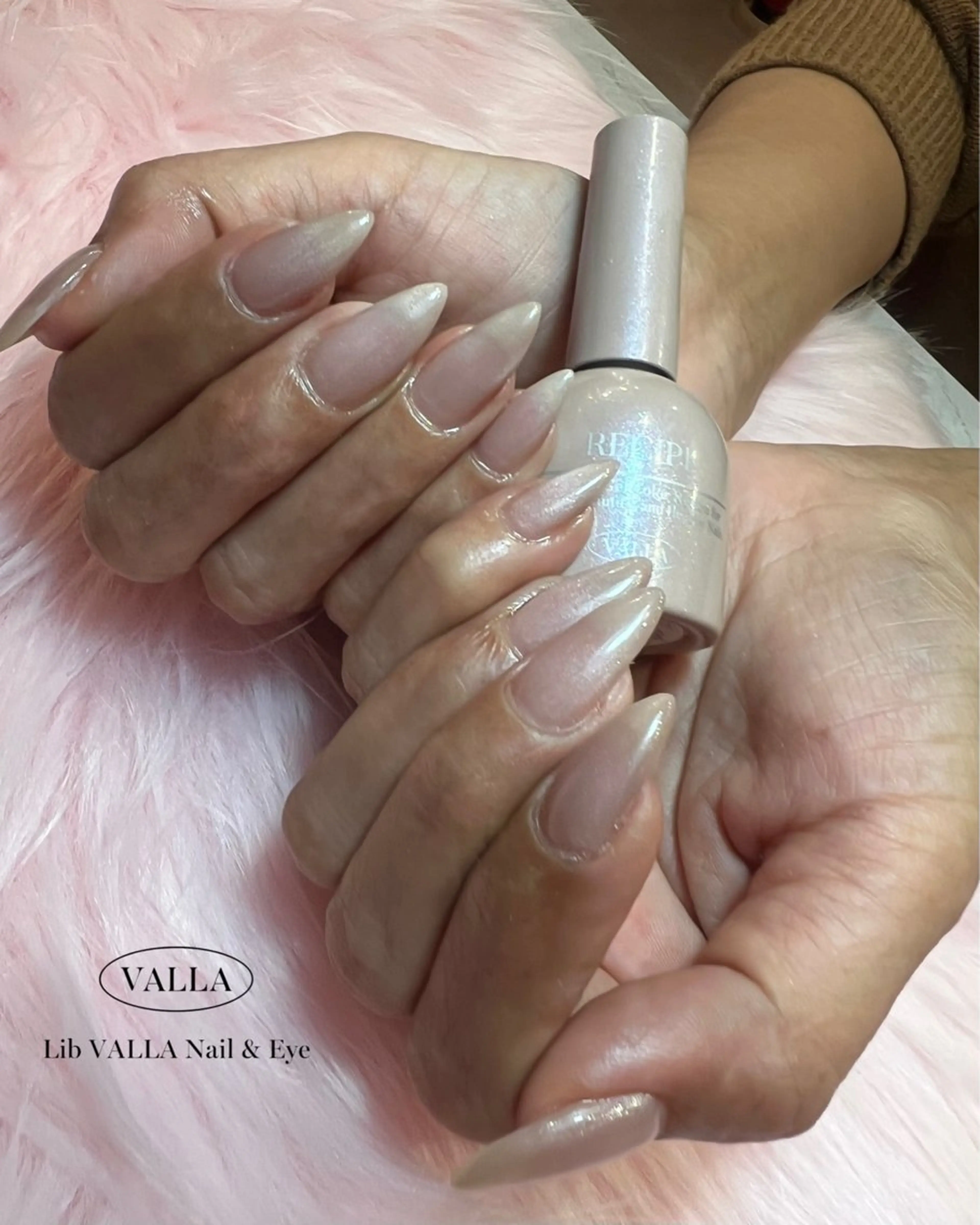 ネイル マグネットネイル LIB VALLA haruka🎀🫧のネイルデザイン