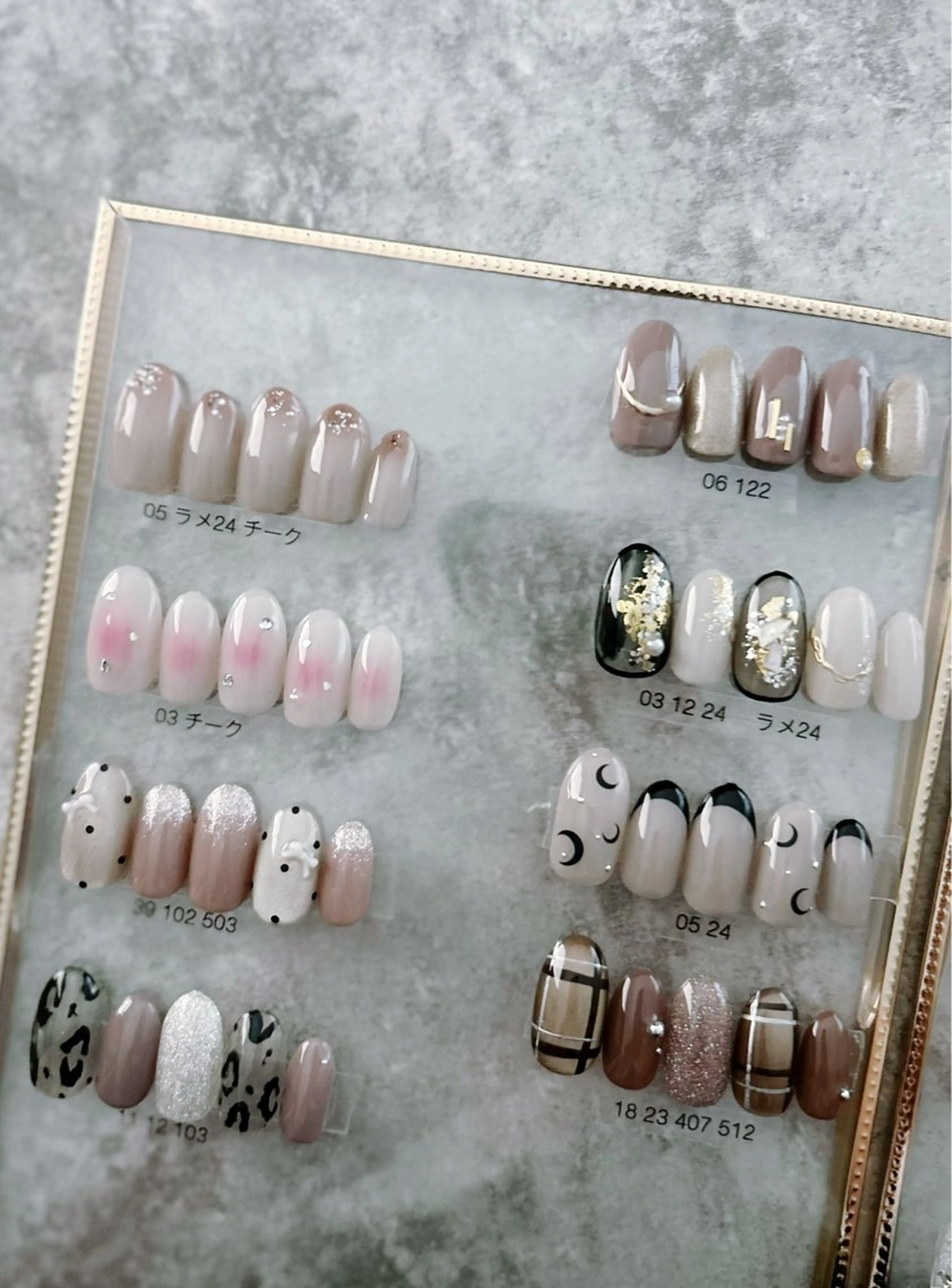 ネイル ハンドネイル Nanala. LUNAのネイルデザイン