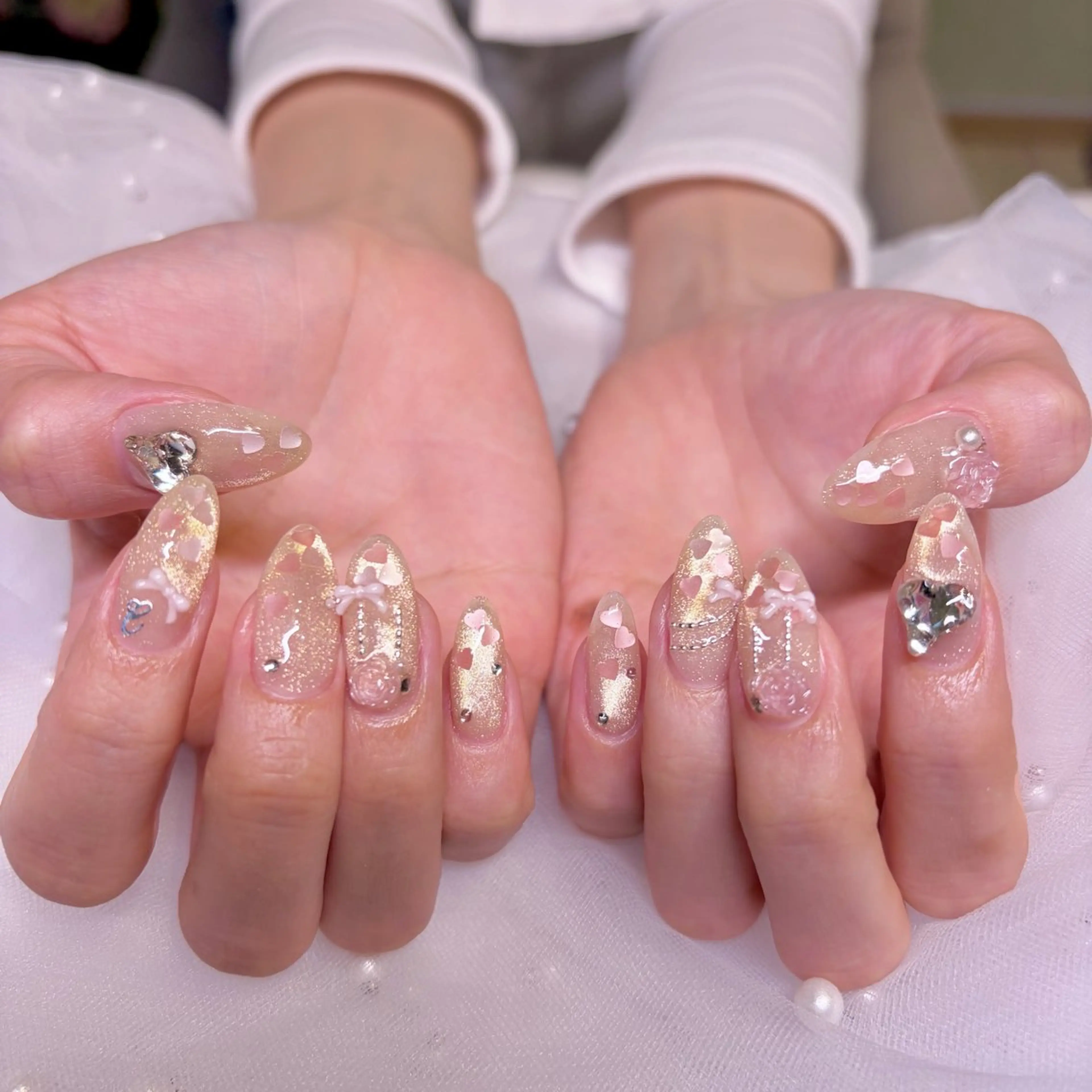 ネイル ガーリー キラキラネイル ハンドネイル nail salon e'mu💐のネイルデザイン