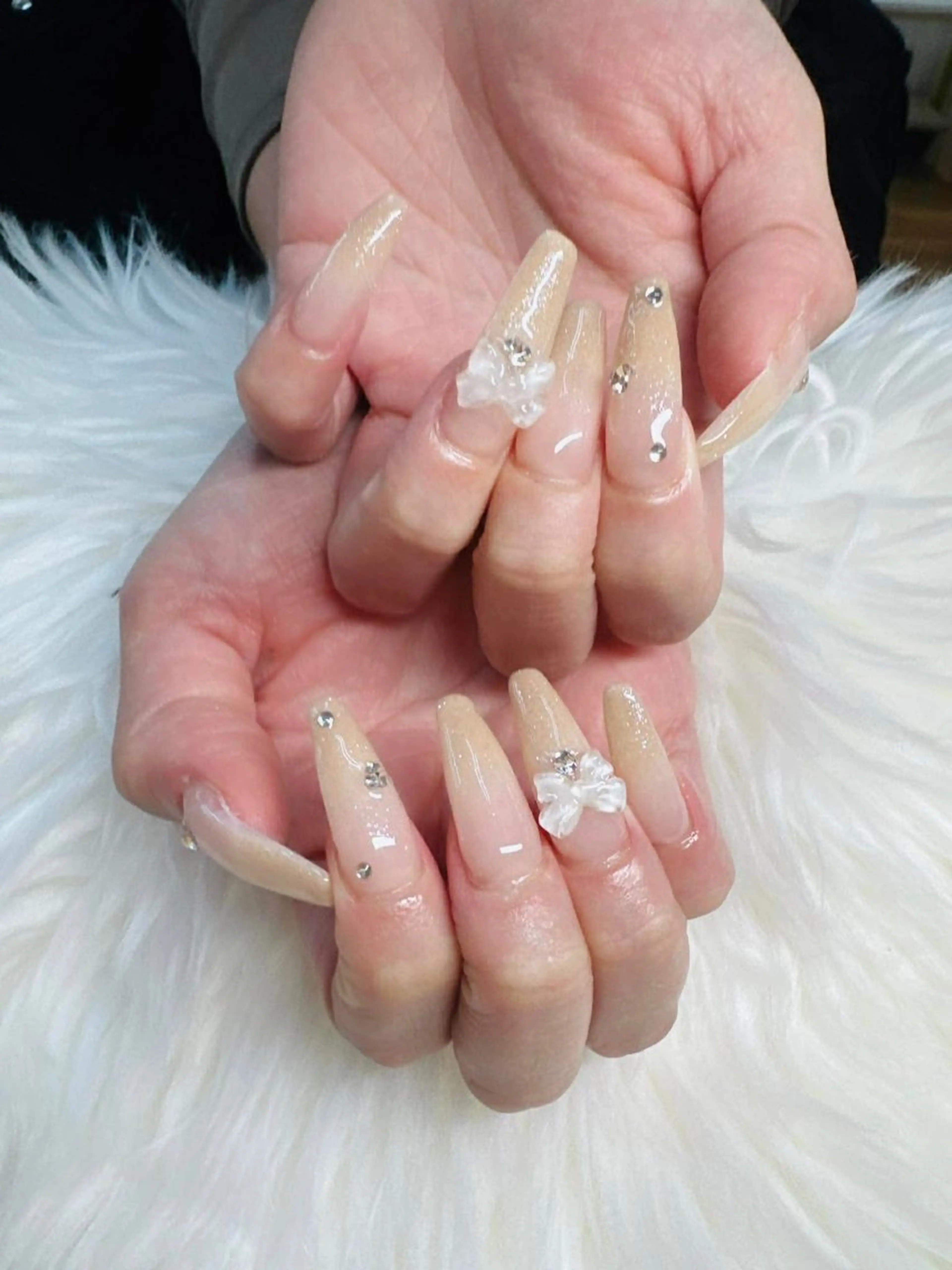 ネイル 桜ネイル フレンチネイル グラデーション 韓国ネイル マグネットネイル ハンドネイル Squen Nail 【持ち込みOK】のネイルデザイン