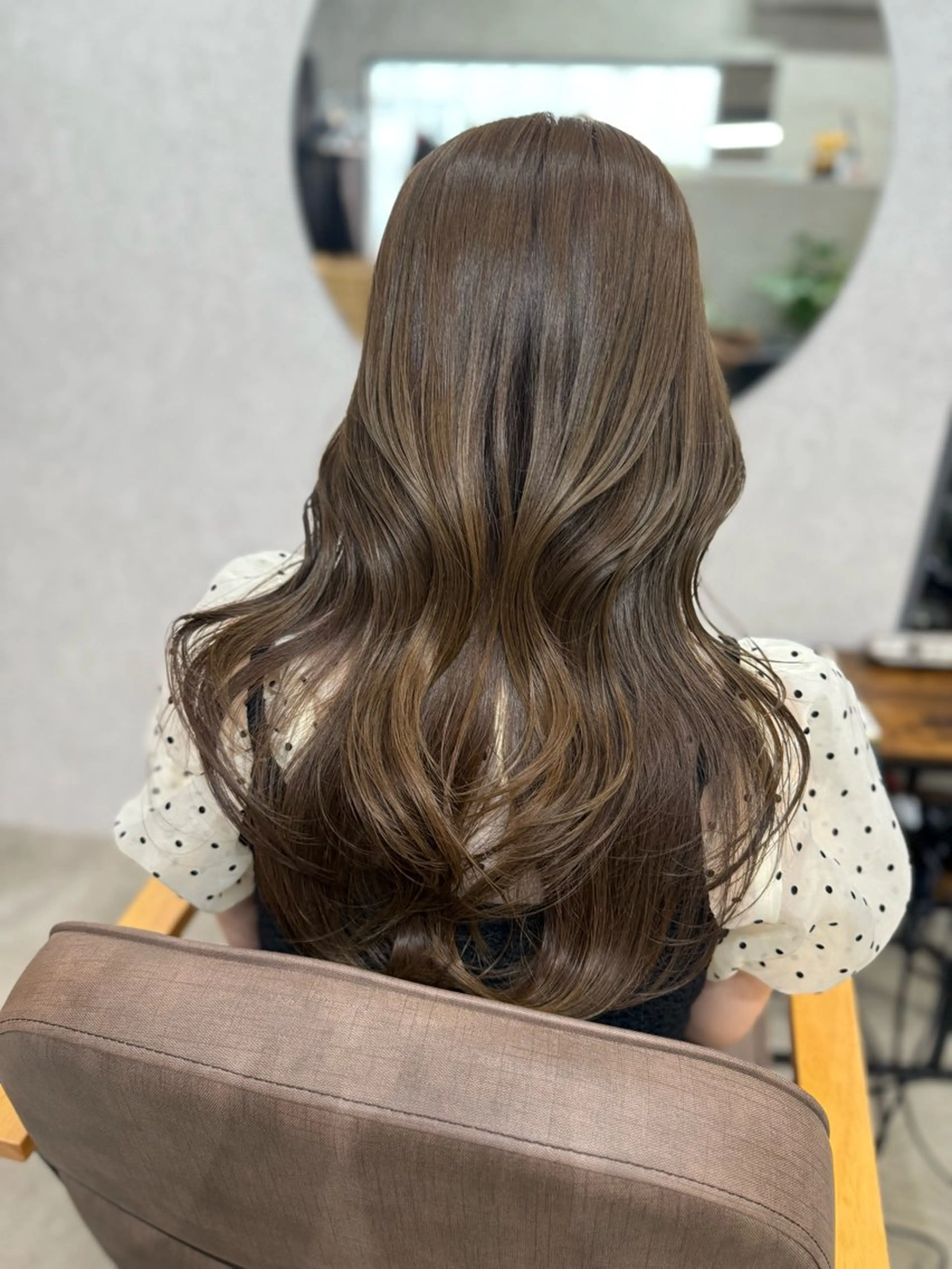 セミロング カラー ベージュカラー AIRI layer cut hairのヘアスタイル