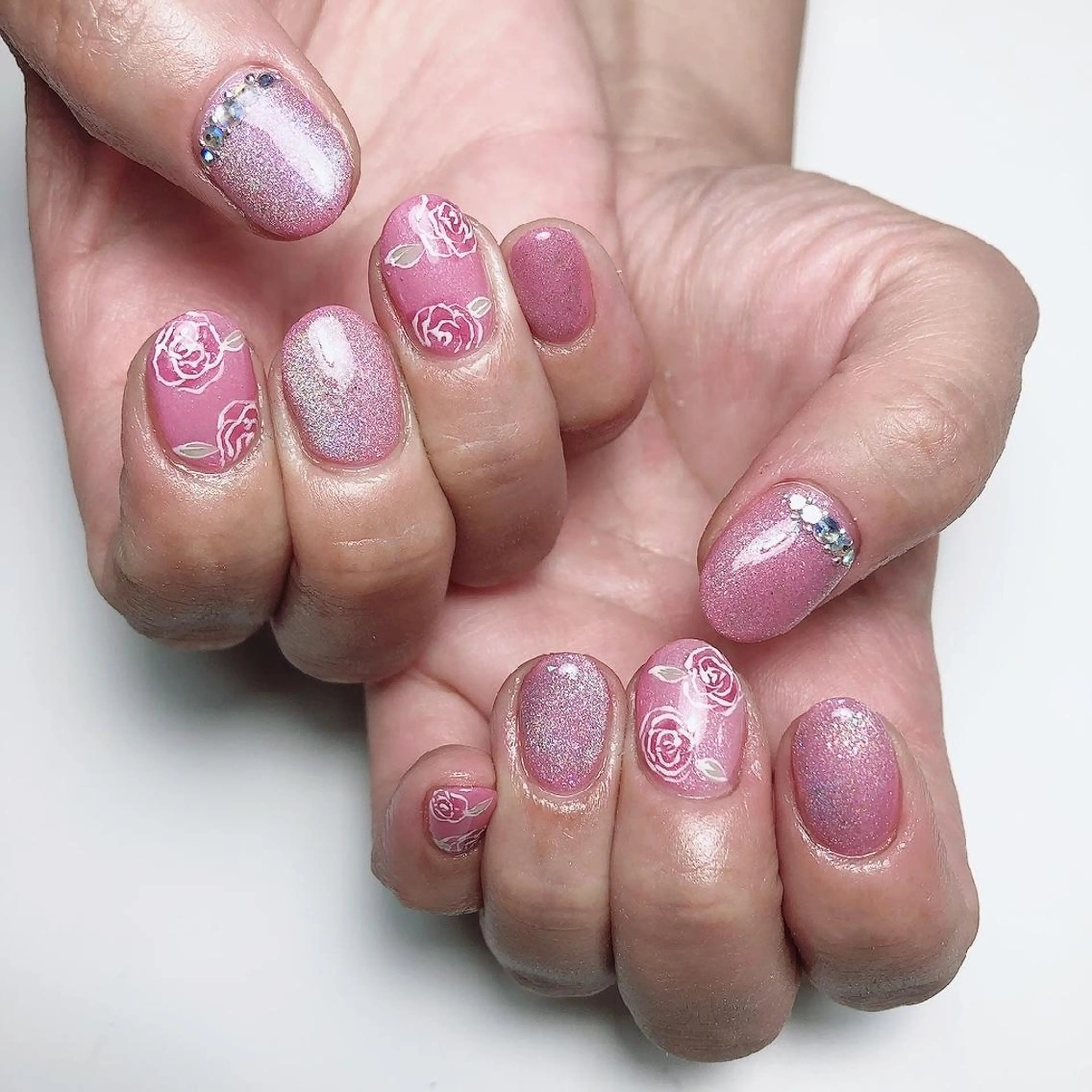 ミディアム ネイル ☺︎山部 志麻☺︎のネイルデザイン