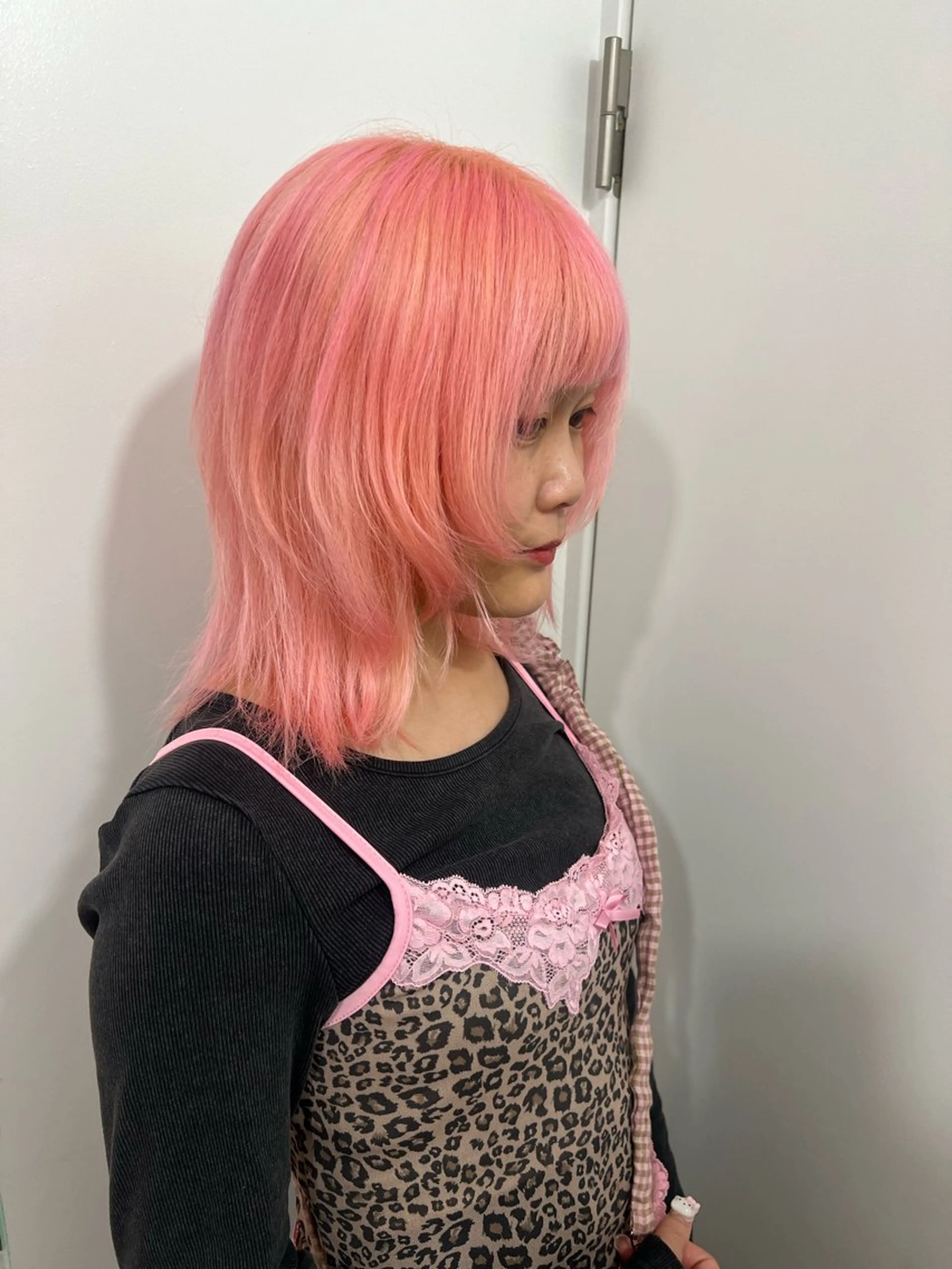 ミディアム カット ヘアカラー 💥ウルフカット デザインあんな💥のヘアスタイル