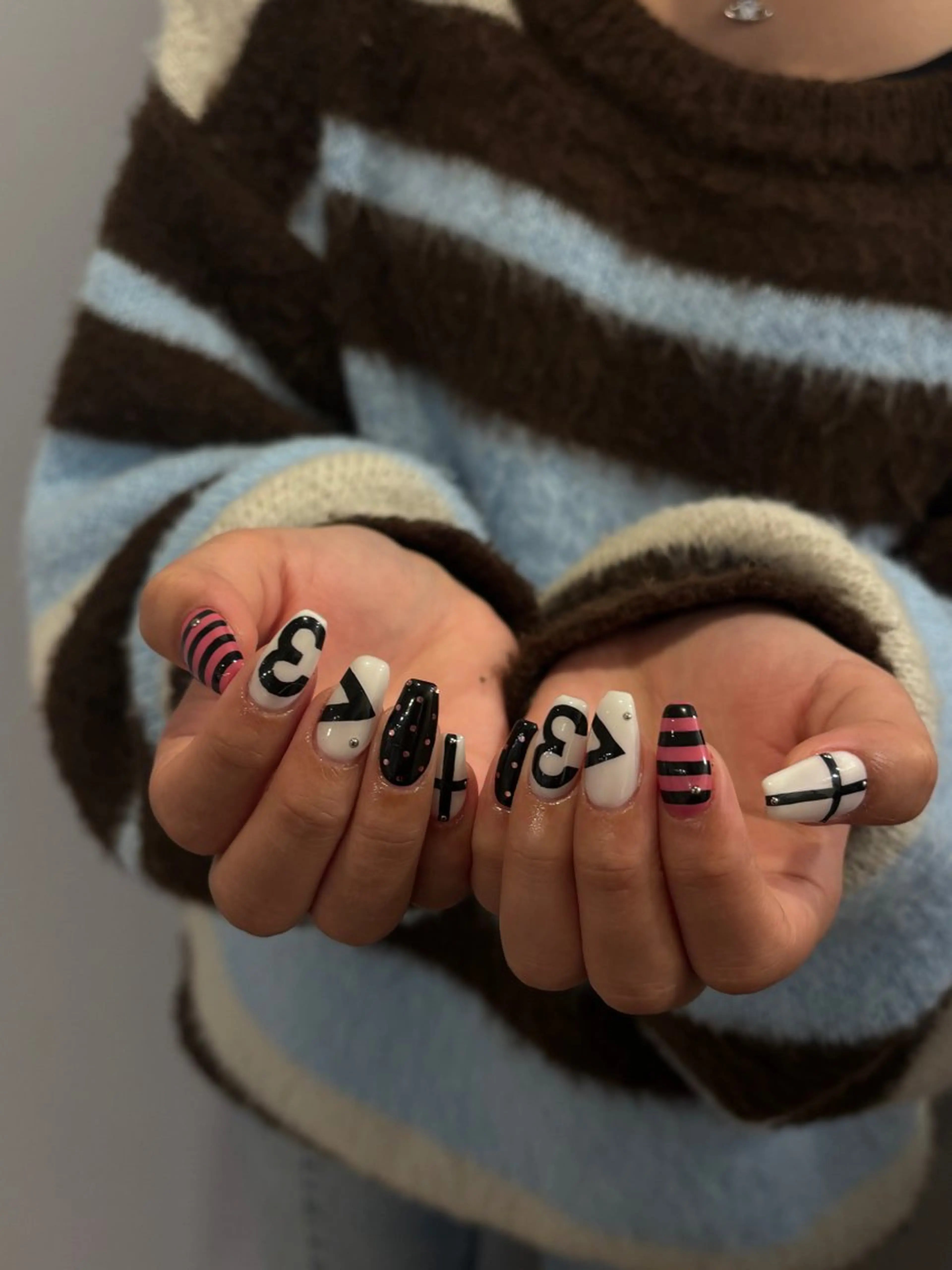 ミディアム Siita Yukiのネイルデザイン