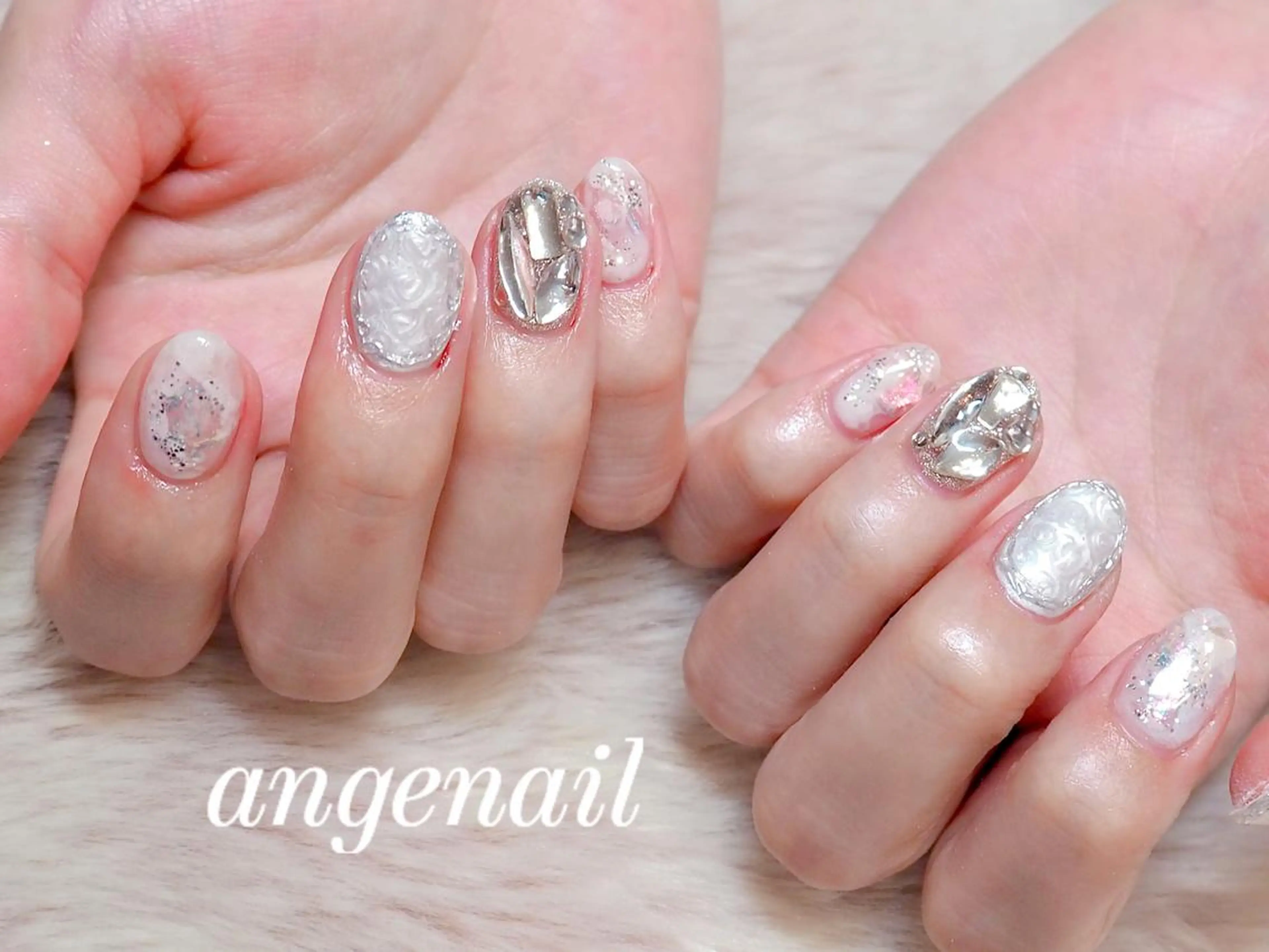 ネイル ハンドネイル オーナーネイリスト MAKIのネイルデザイン