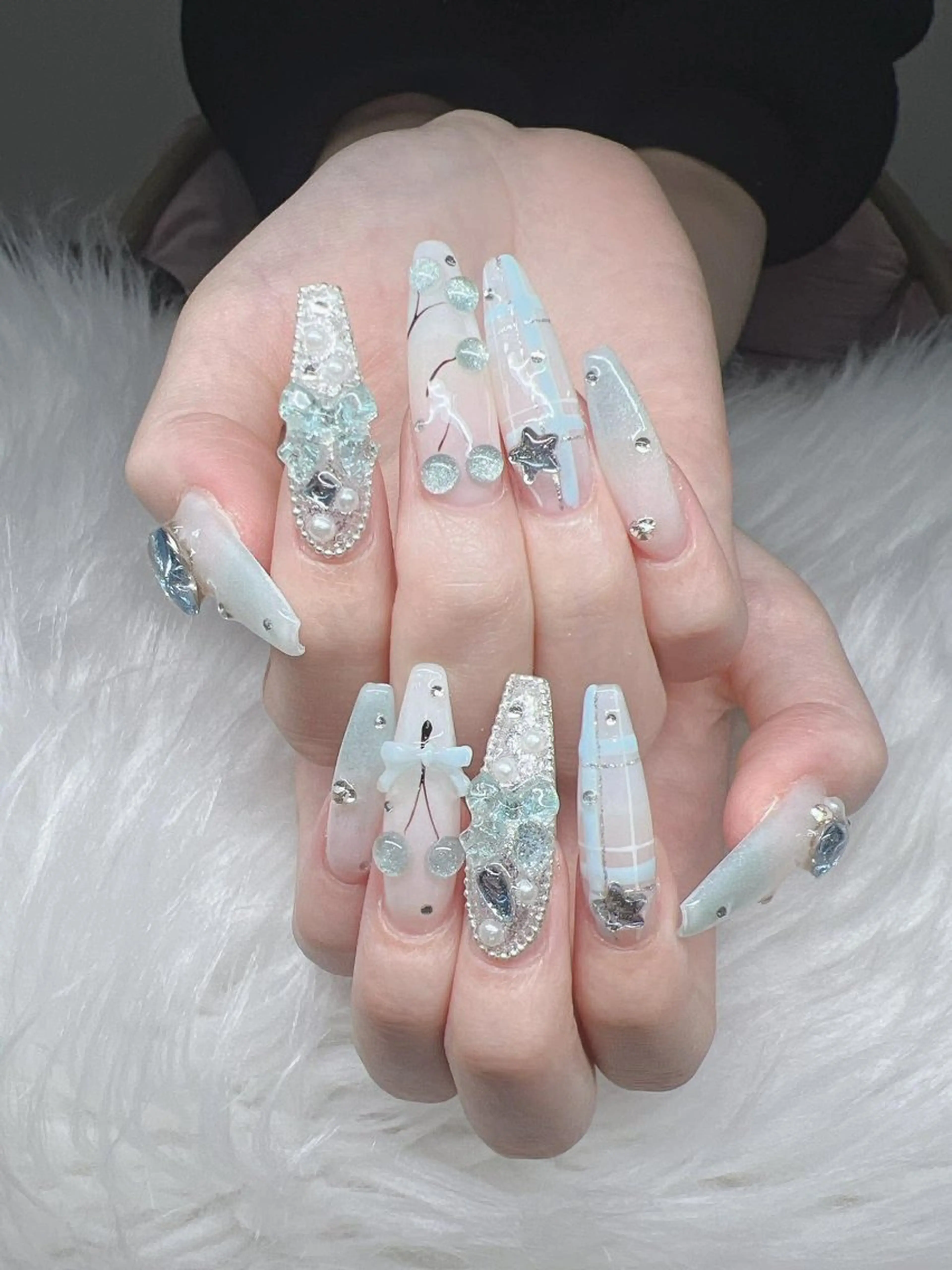 ネイル 長さ出し グラデーション 卒業式 キラキラネイル マグネットネイル ハンドネイル Lee Nailsのネイルデザイン