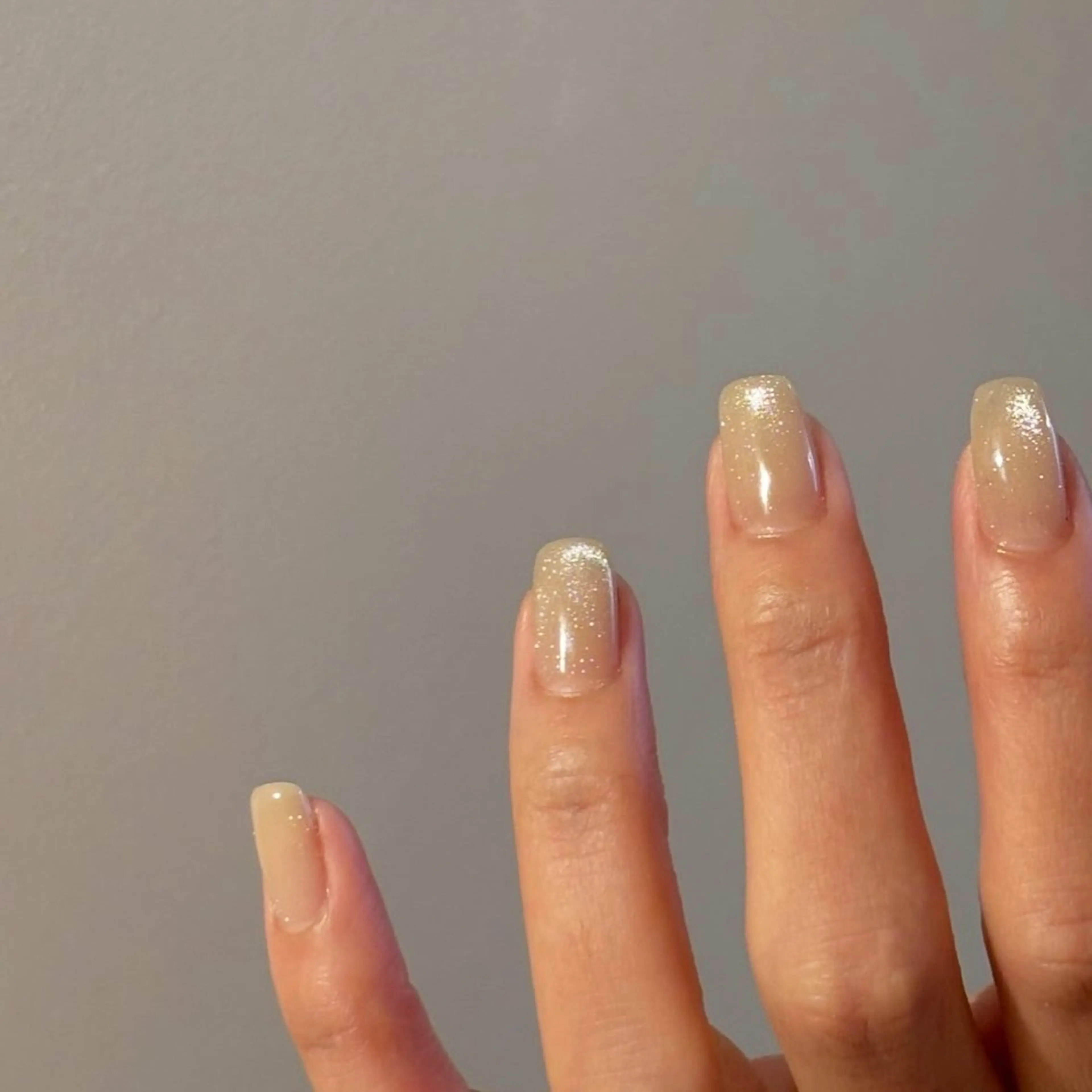 ネイル ブラウン マグネットネイル 黄色 ハンドネイル Elio所属・Elio 国泰寺のネイルデザイン