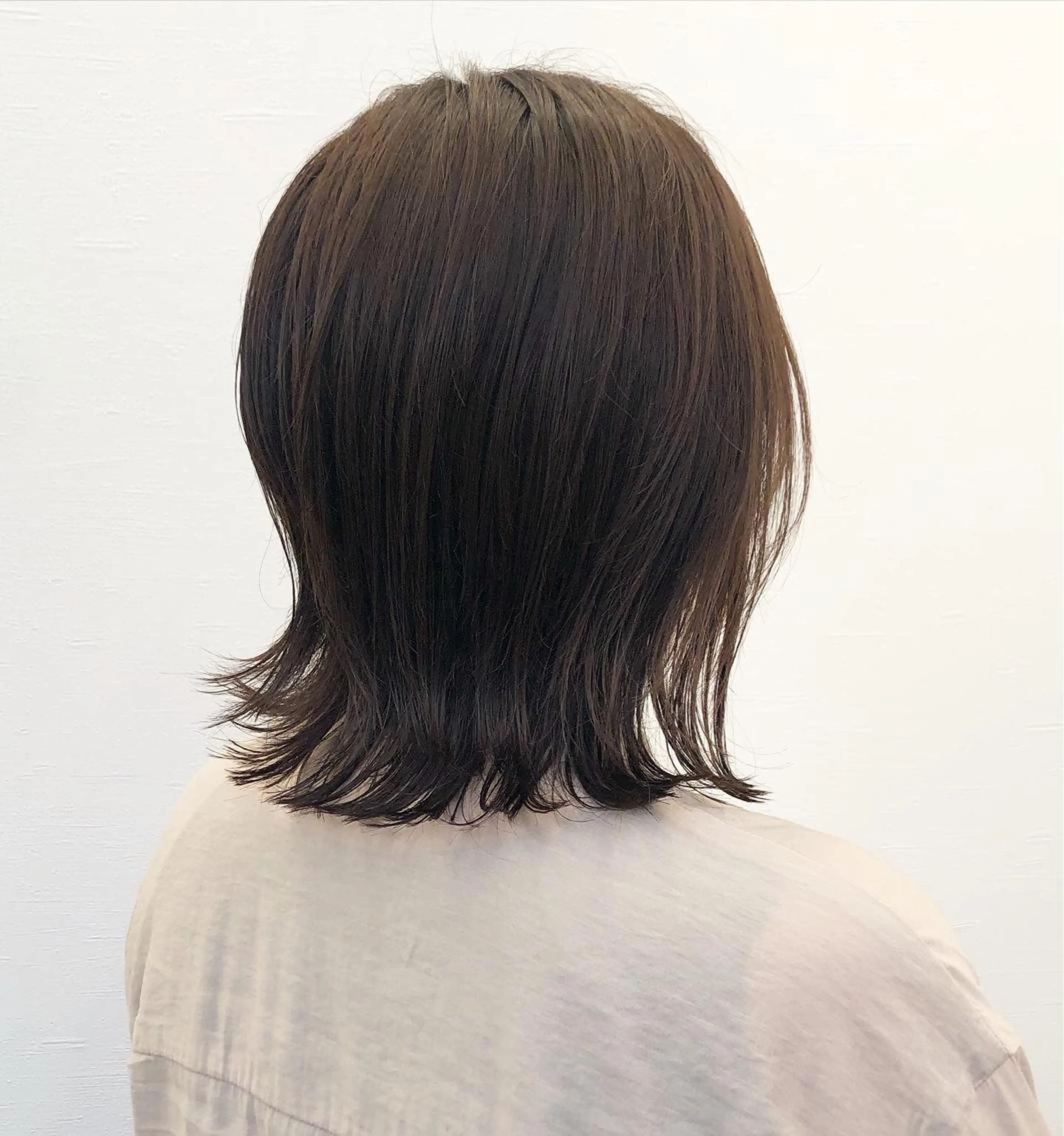 ミディアム ツノガイ エリのヘアスタイル