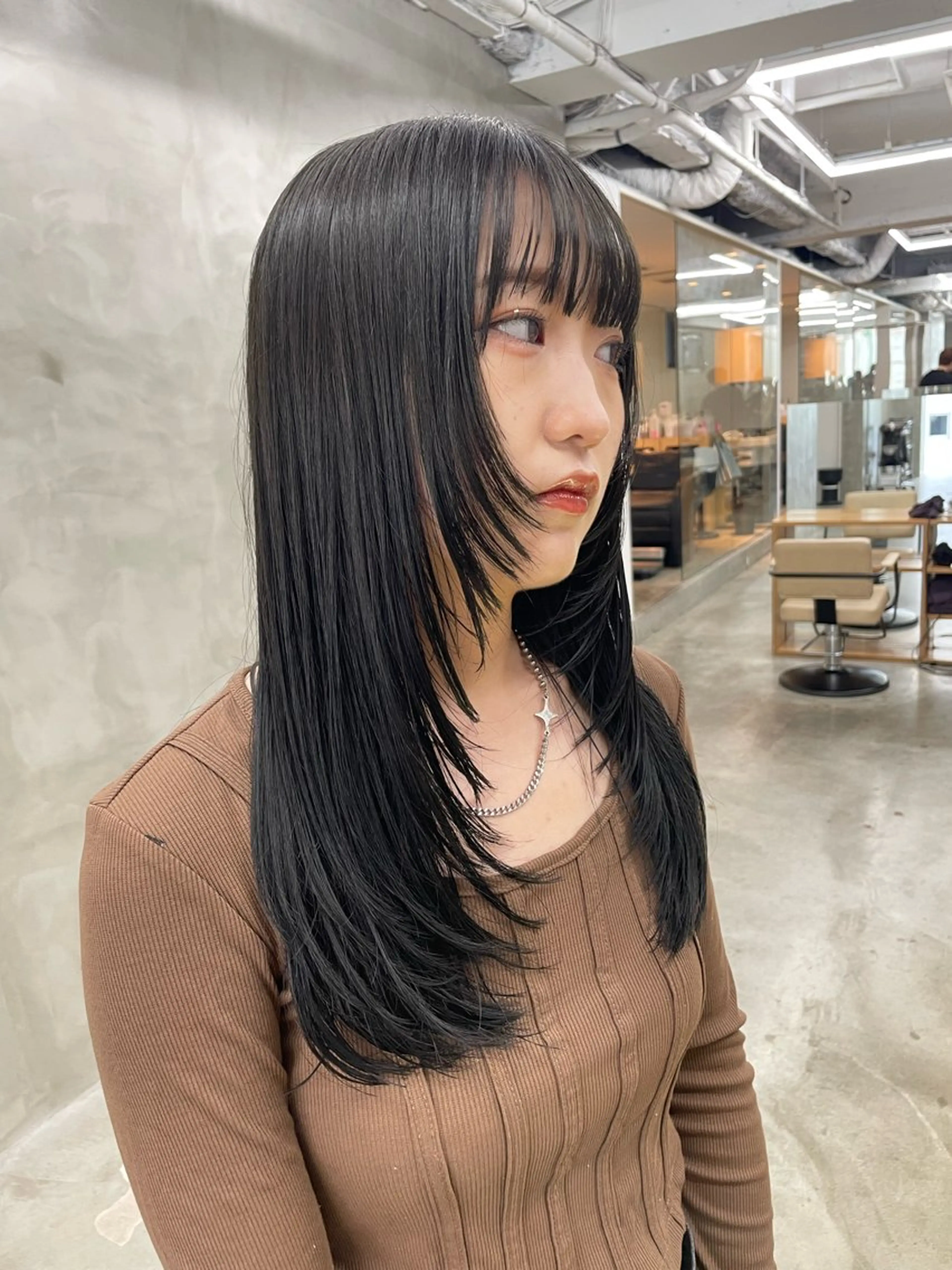 カラー オリーブカラー カット ヘアカラー ハイトーン/レイヤー 🌸さくらのヘアスタイル