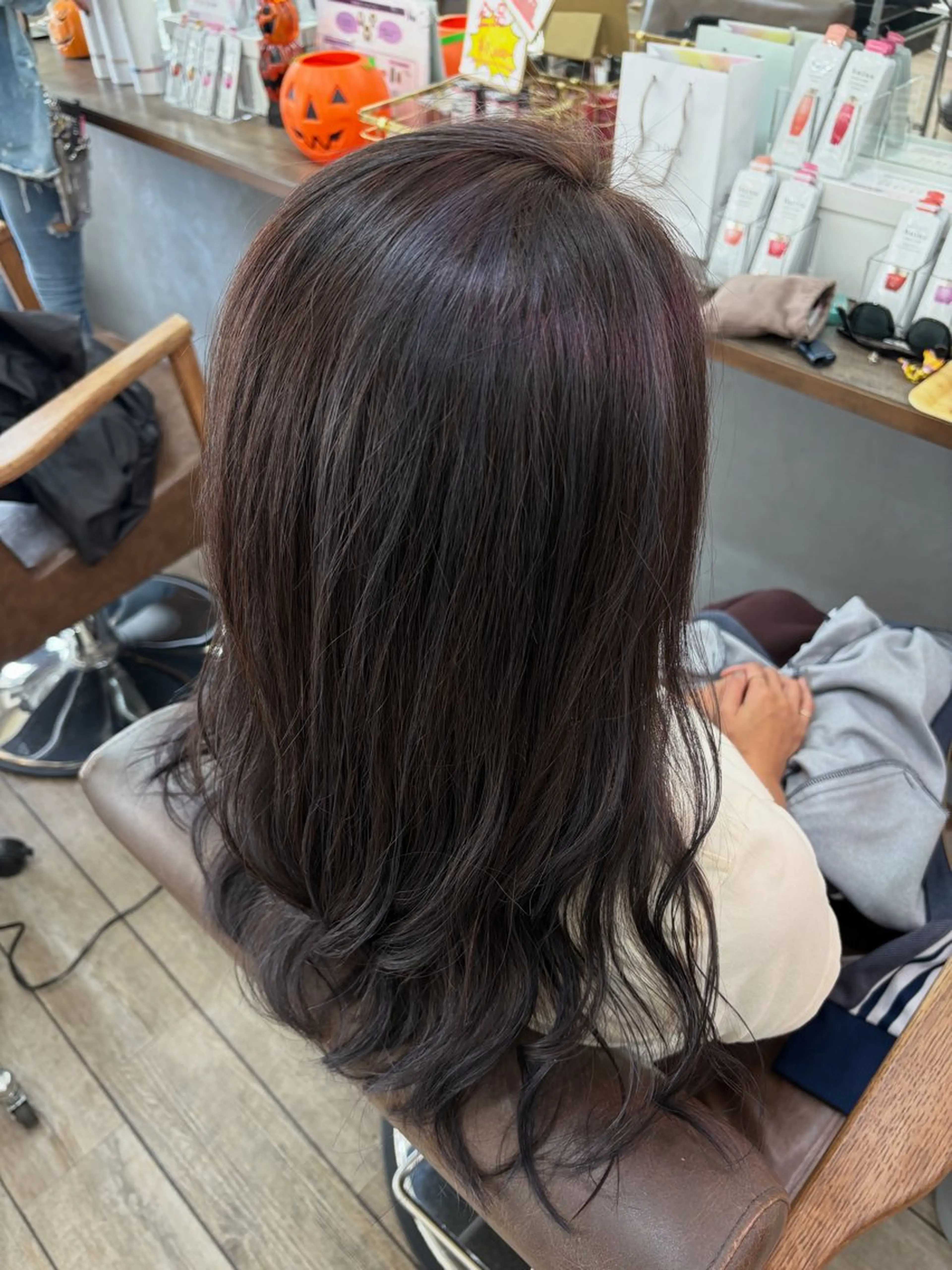 ロング ハイライト WEST OLAND 黒坂佳乃のヘアスタイル