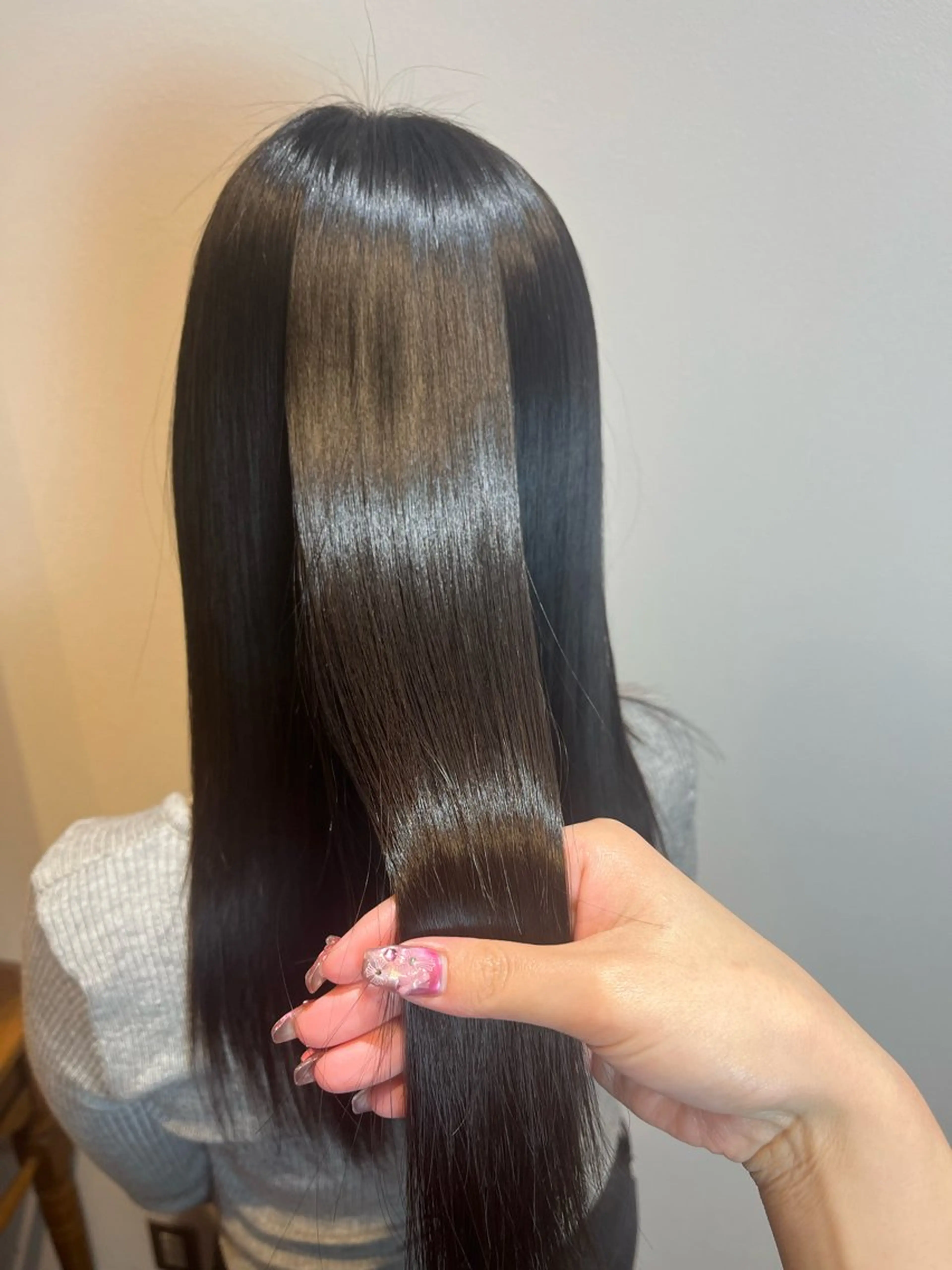 【 梅雨前対策に🫧】カット + 縮毛矯正の写真