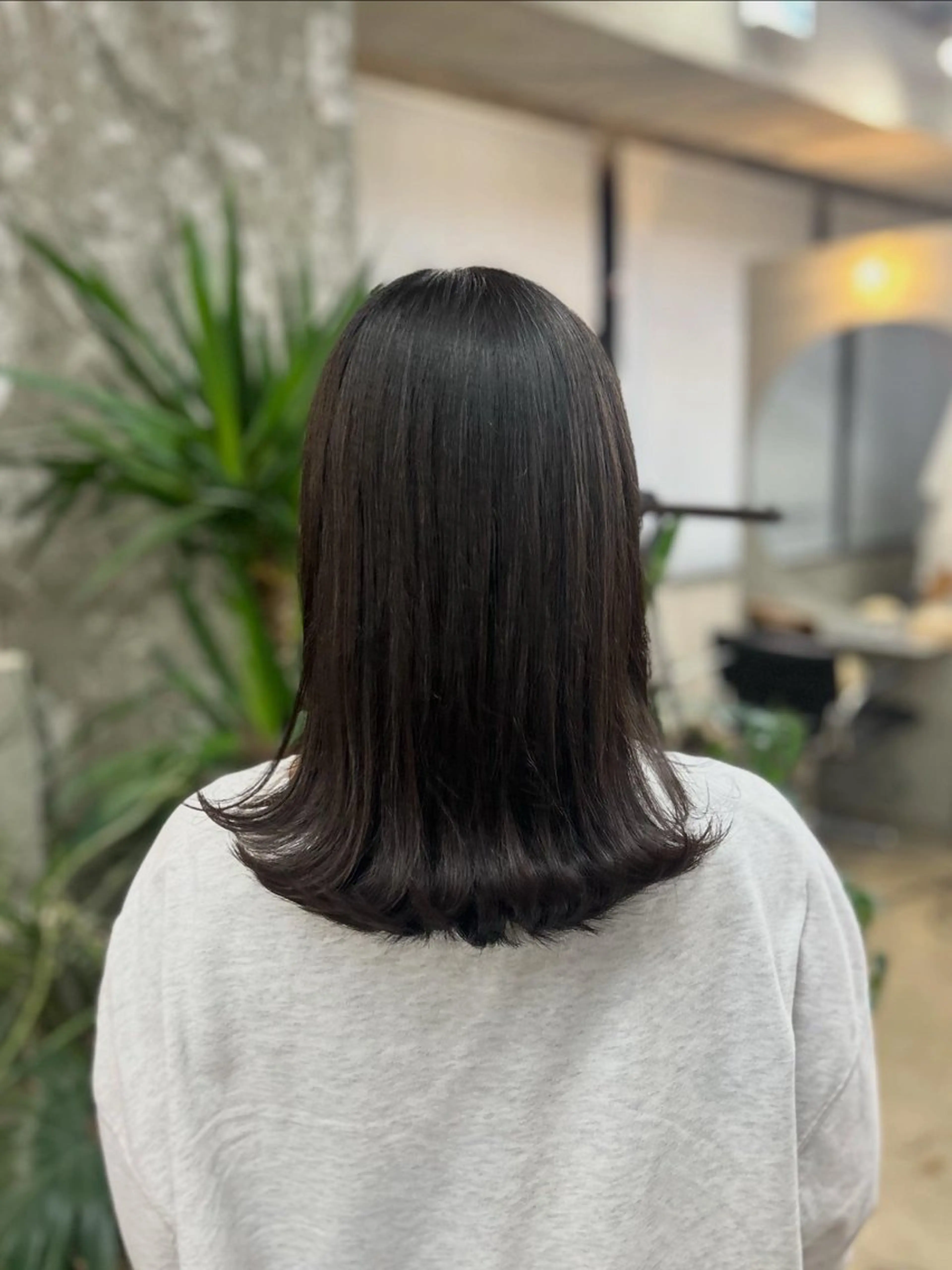 セミロング サワムラ ソナタのヘアスタイル