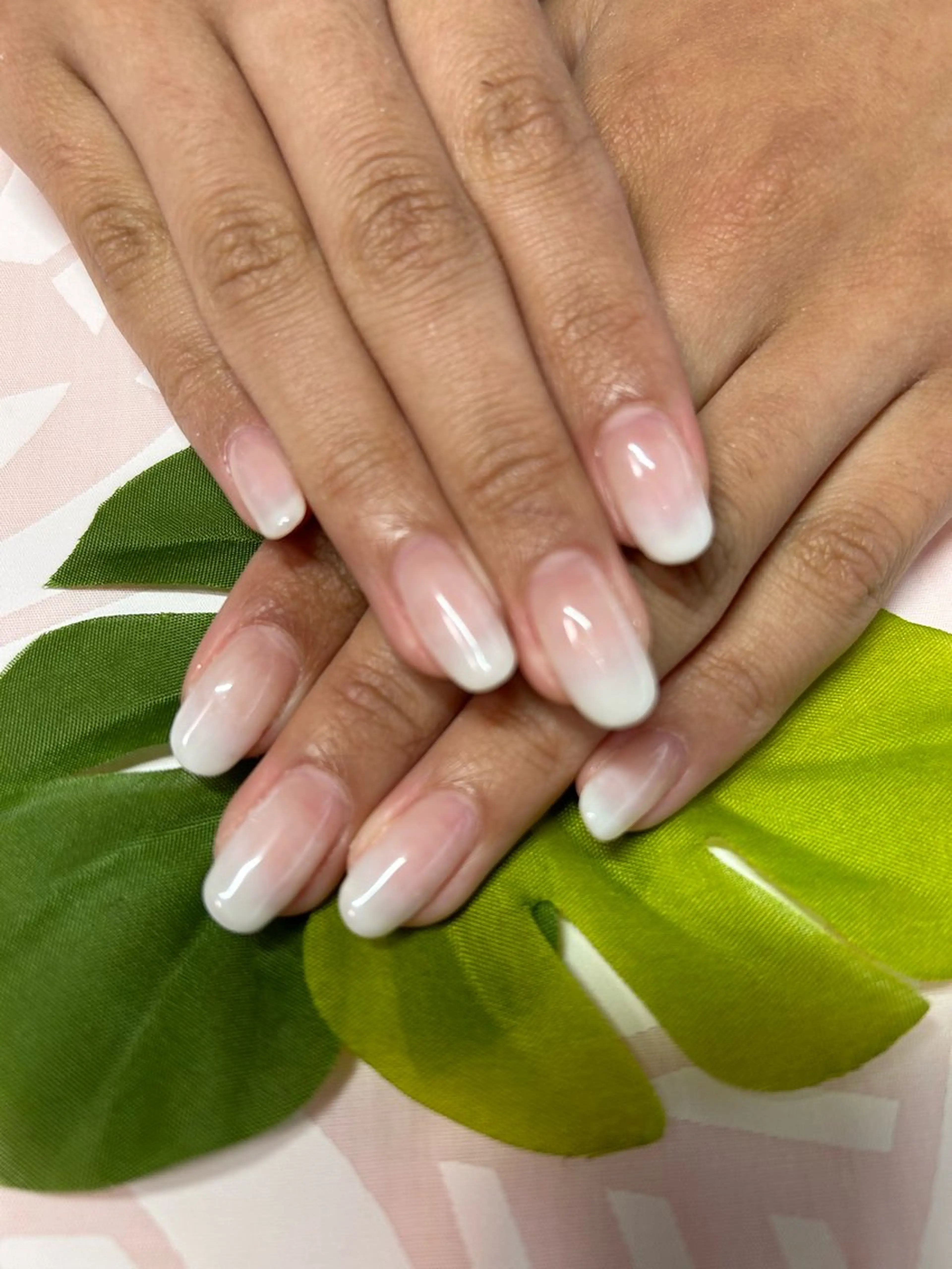 ハンドネイル💅✨　　　　　　　　　　　　　　　　　　　　　ワンカラー➕オフ➕ケアー込みの写真