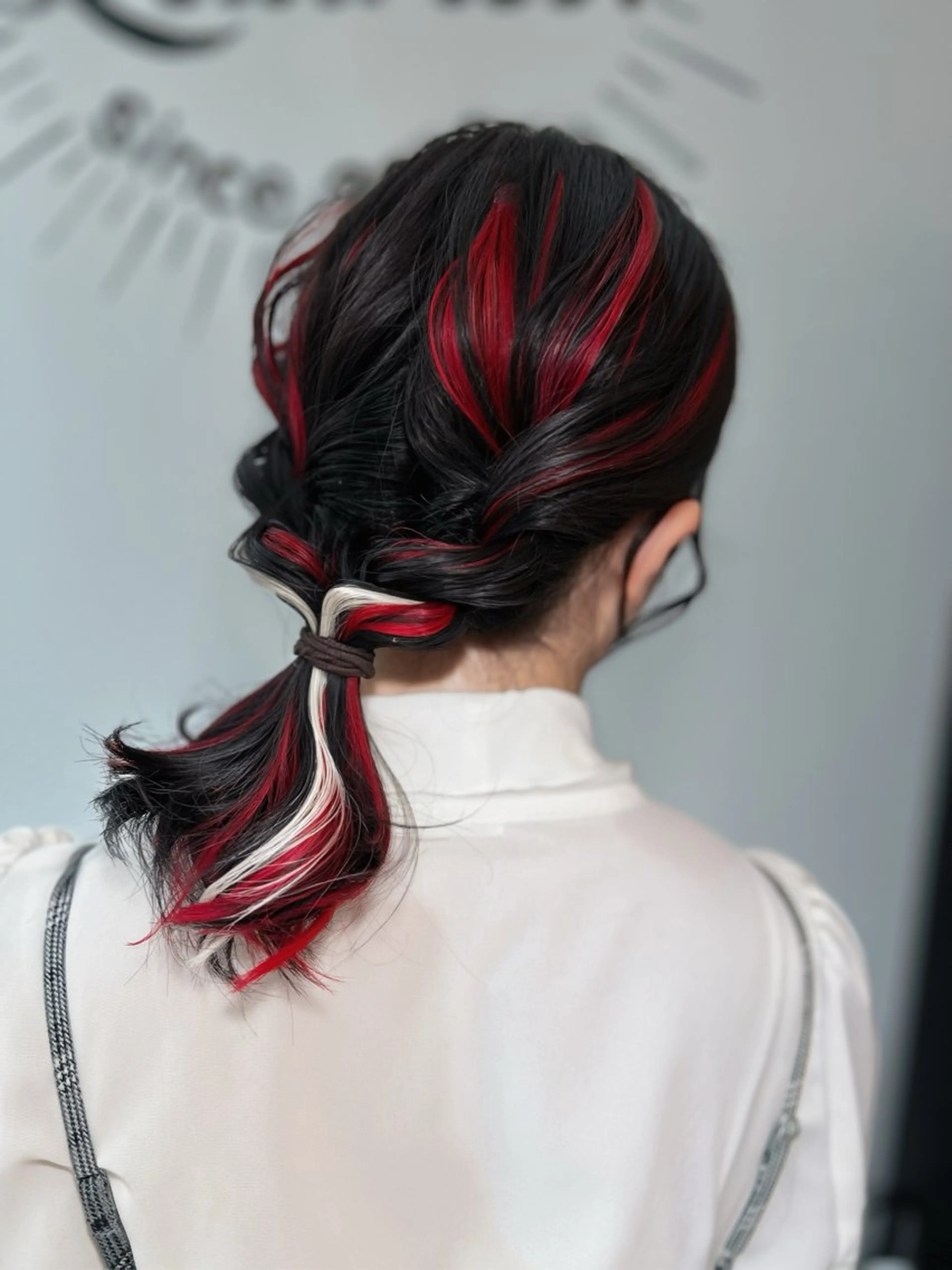 ミディアム カラー 黒髪 エクステ ヘアカラー エクステ 今村公介 ブリーチ特化、派手髪のヘアスタイル