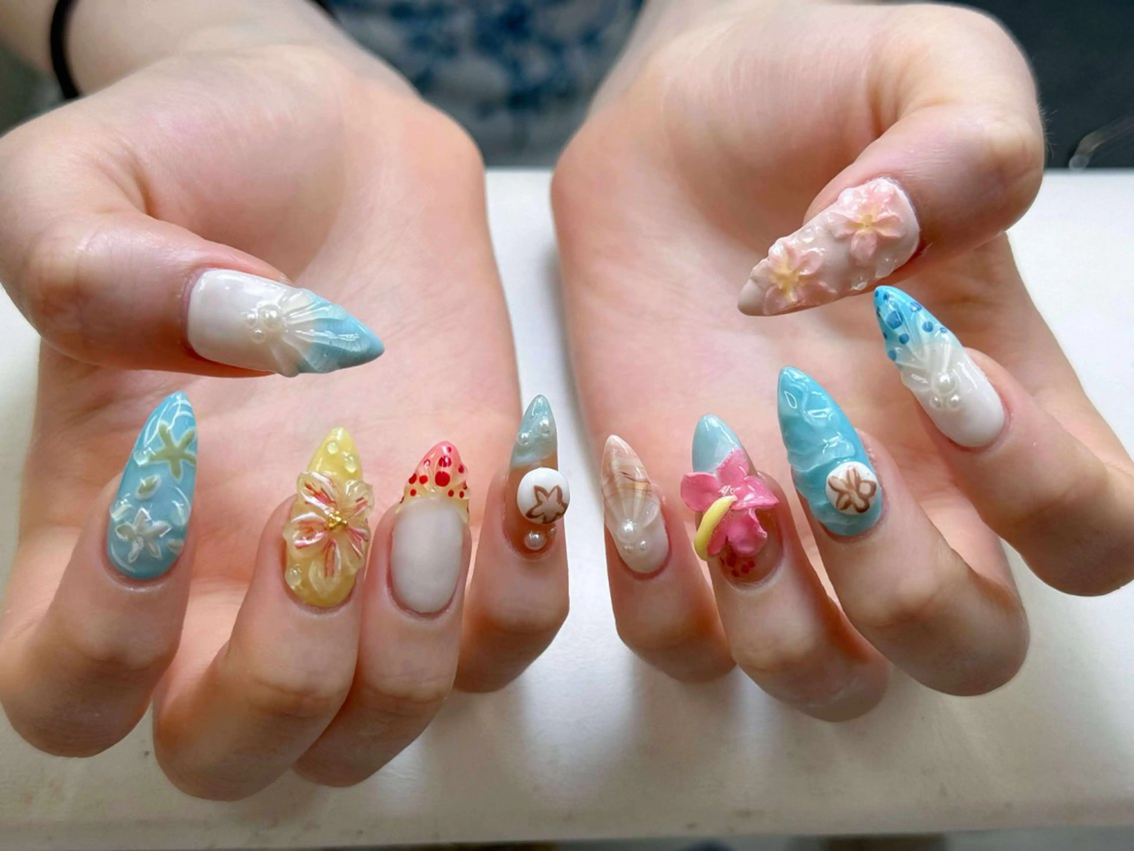 ネイル アートネイル 成人式 ジェルネイル ニュアンスネイル 夏ネイル ハンドネイル Jenn Nail Shinokuboのネイルデザイン
