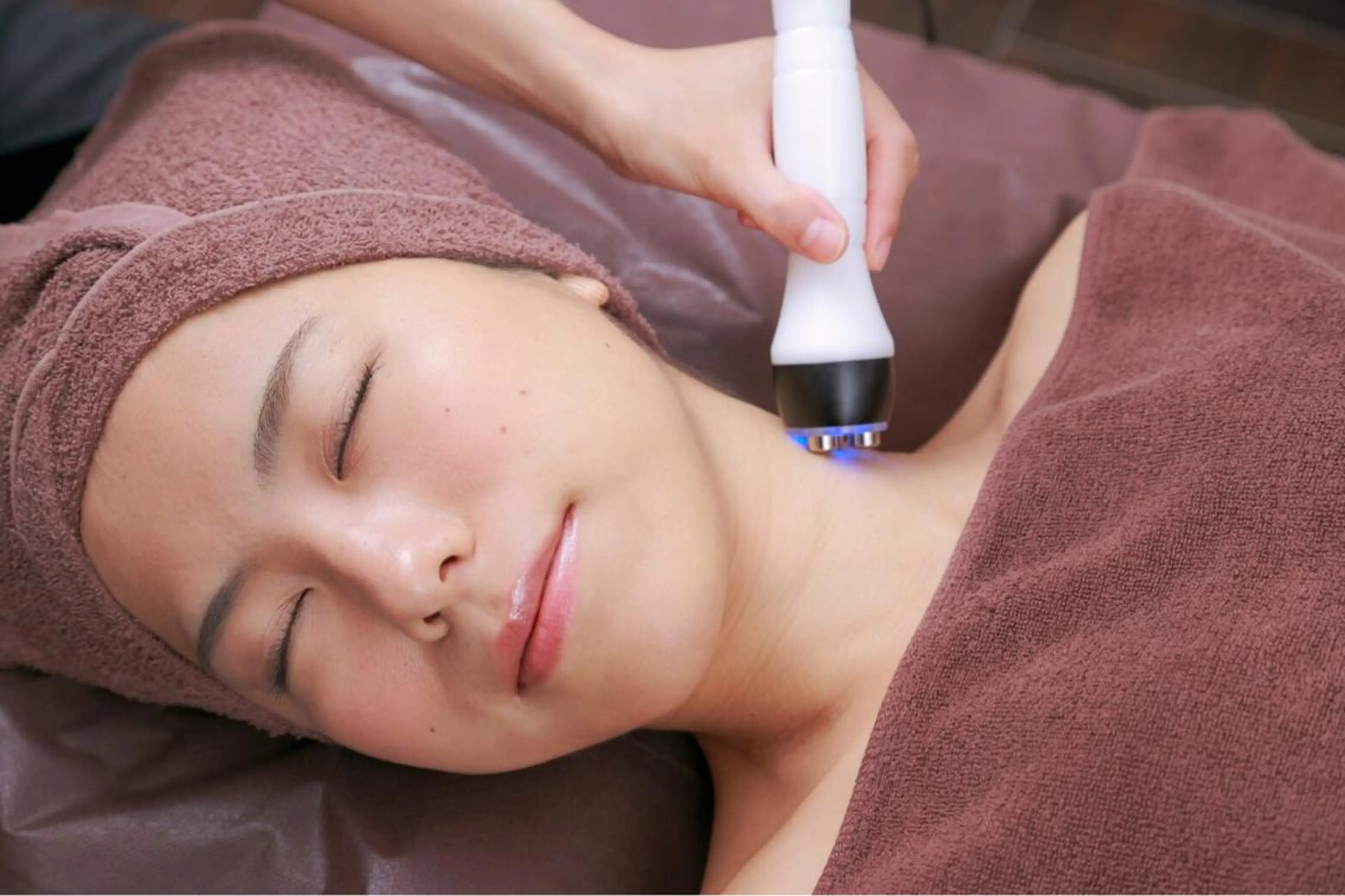 【PourVous】 AYUMIのネイルデザイン